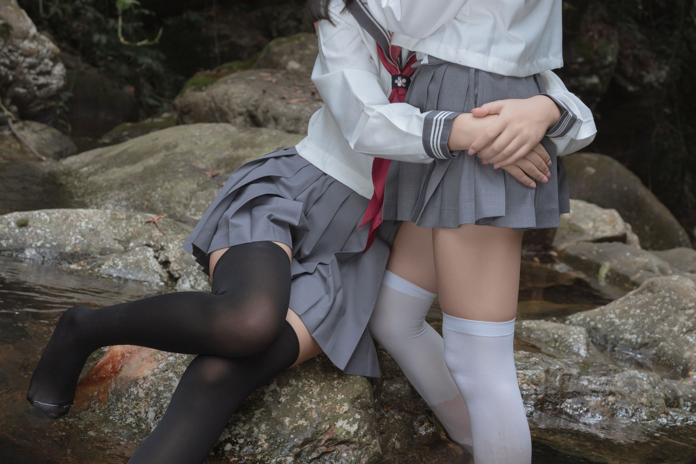 [福利COS] 阳光美少女萌芽儿o0 - 请叫我若生 小溪JK百合