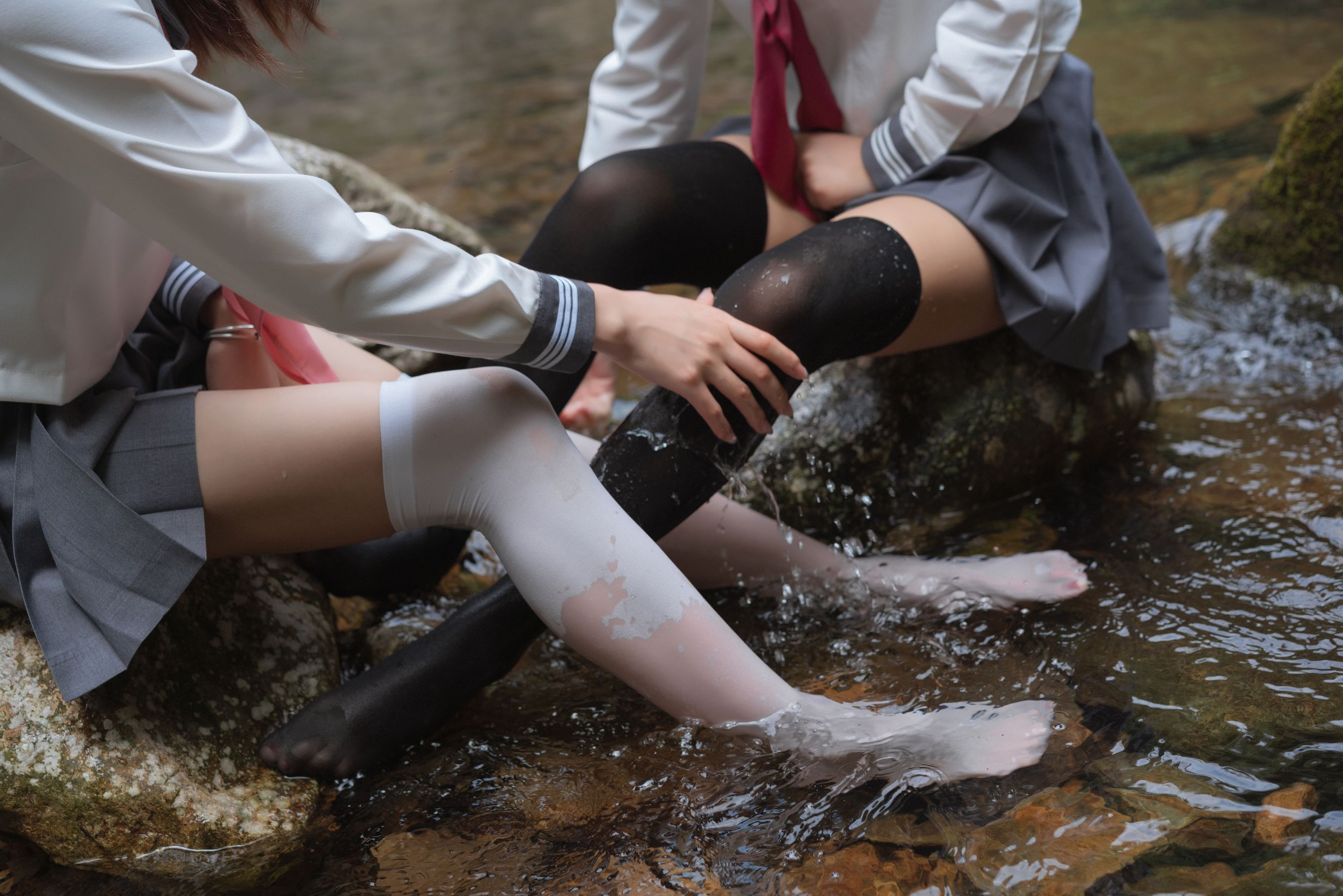 [福利COS] 阳光美少女萌芽儿o0 - 请叫我若生 小溪JK百合