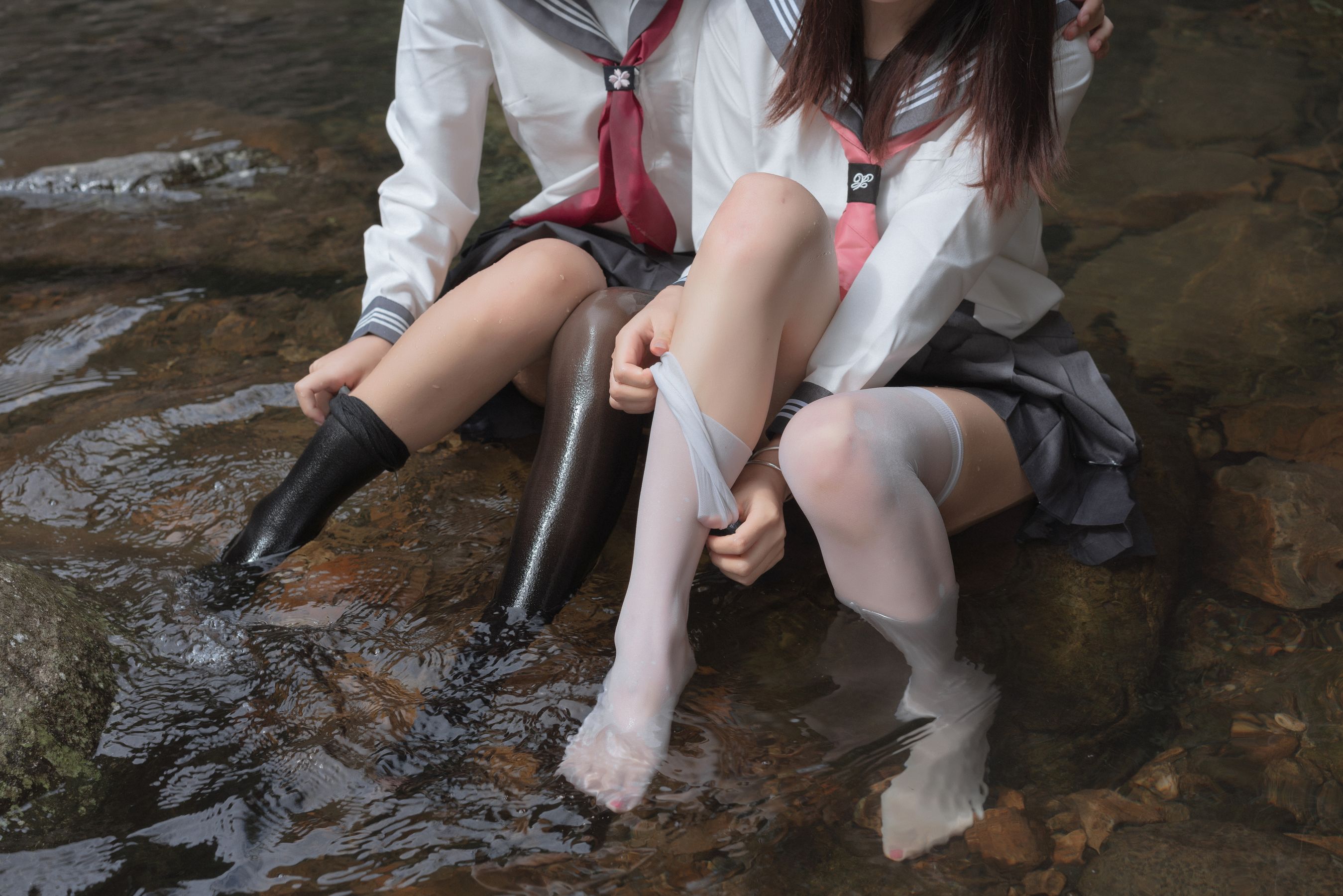 [福利COS] 阳光美少女萌芽儿o0 - 请叫我若生 小溪JK百合