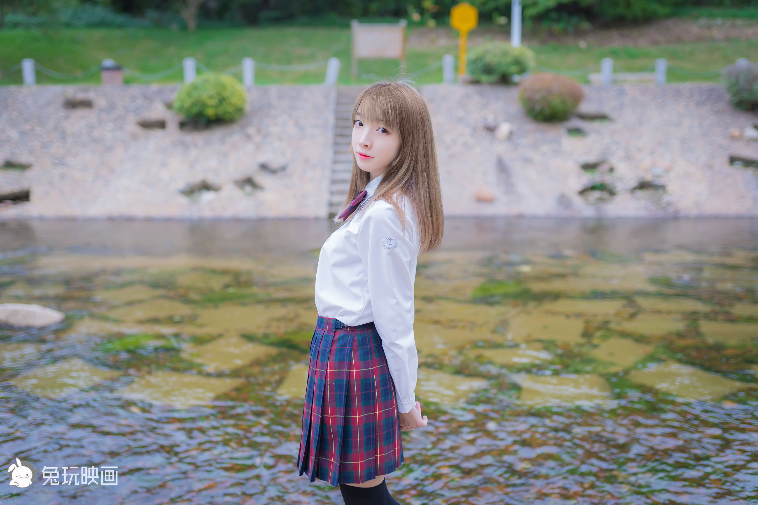 [兔玩映画] - JK制服 Vol.006 绿草坪