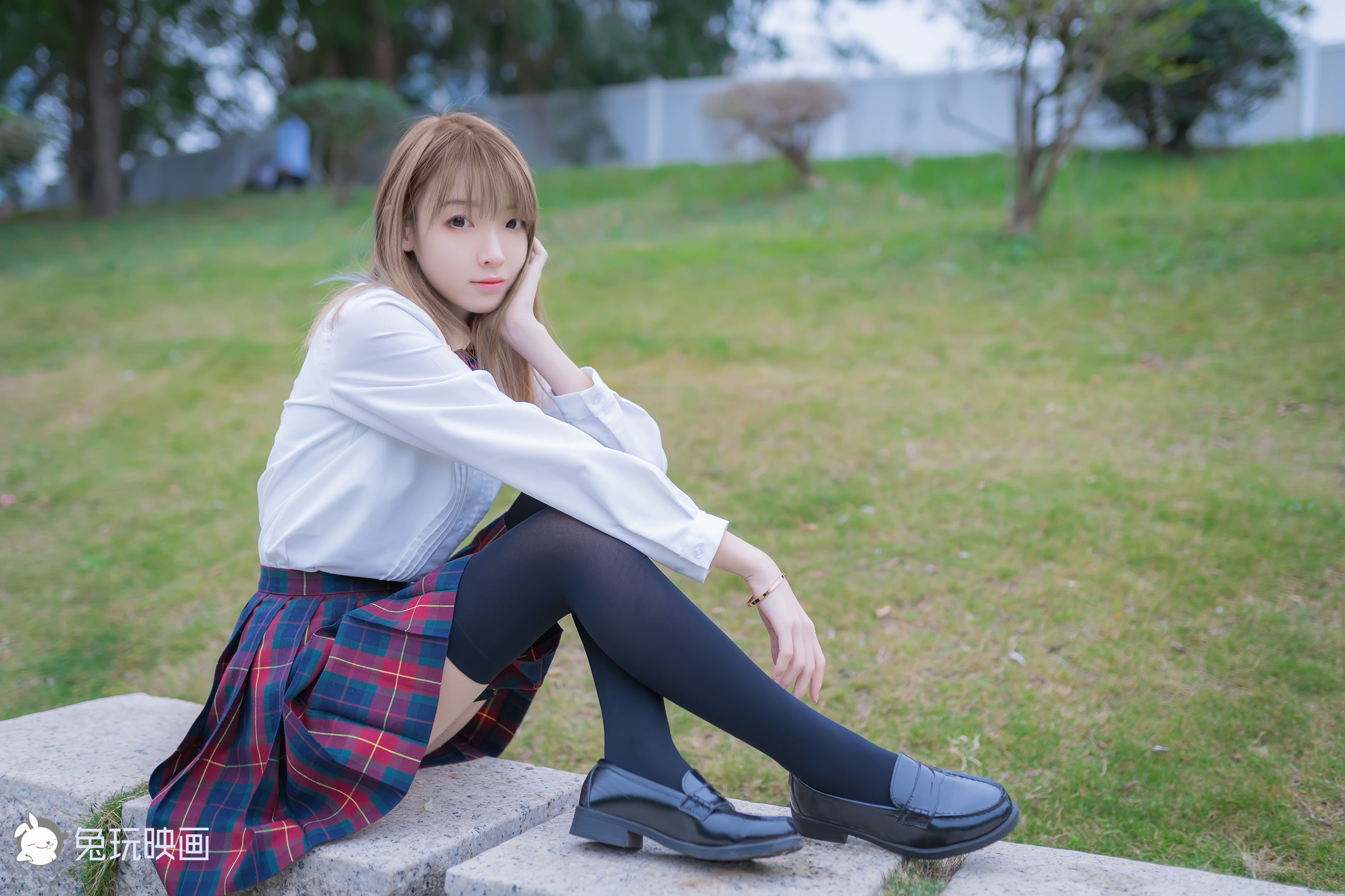 [兔玩映画] - JK制服 Vol.006 绿草坪
