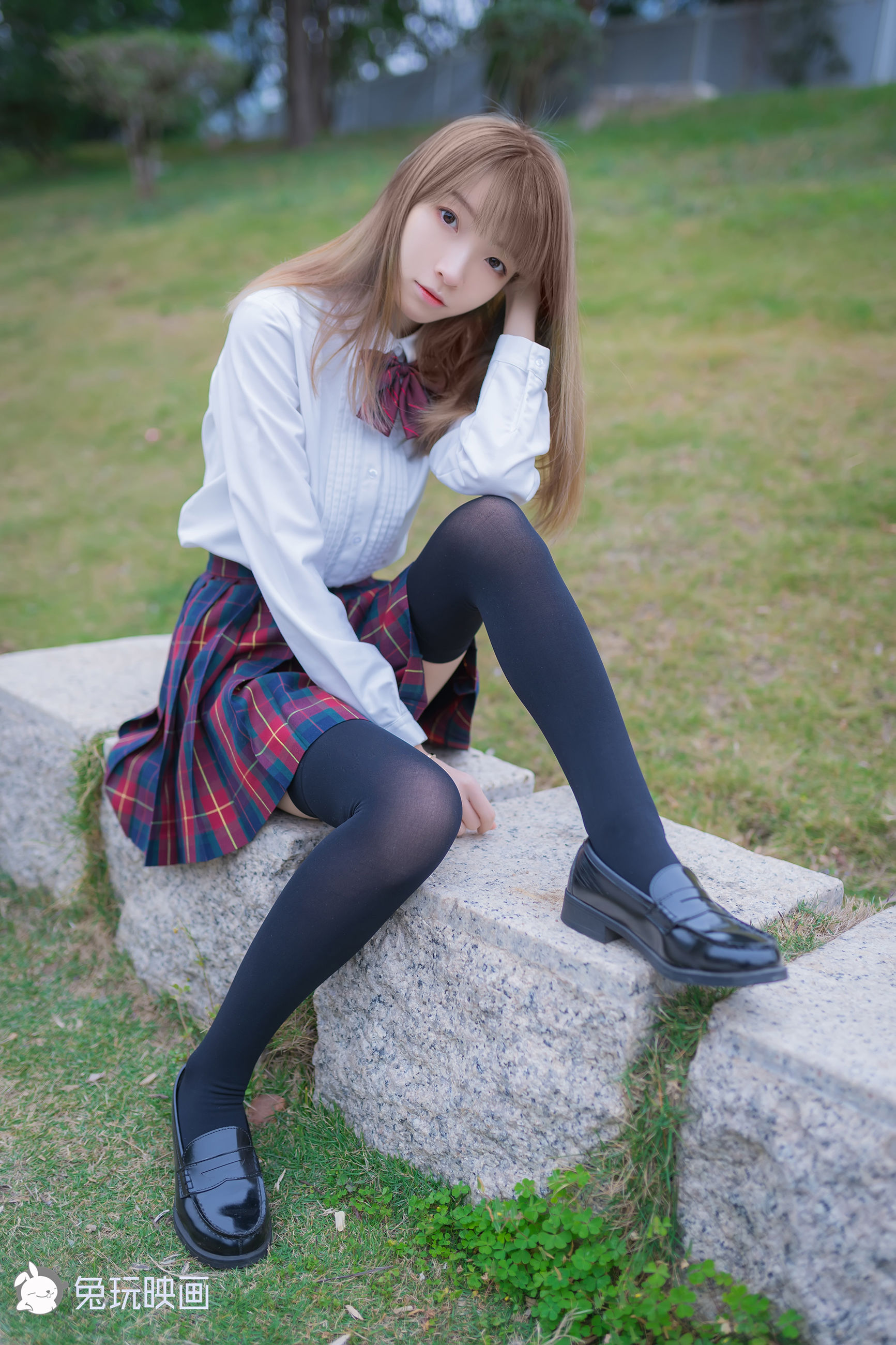 [兔玩映画] - JK制服 Vol.006 绿草坪