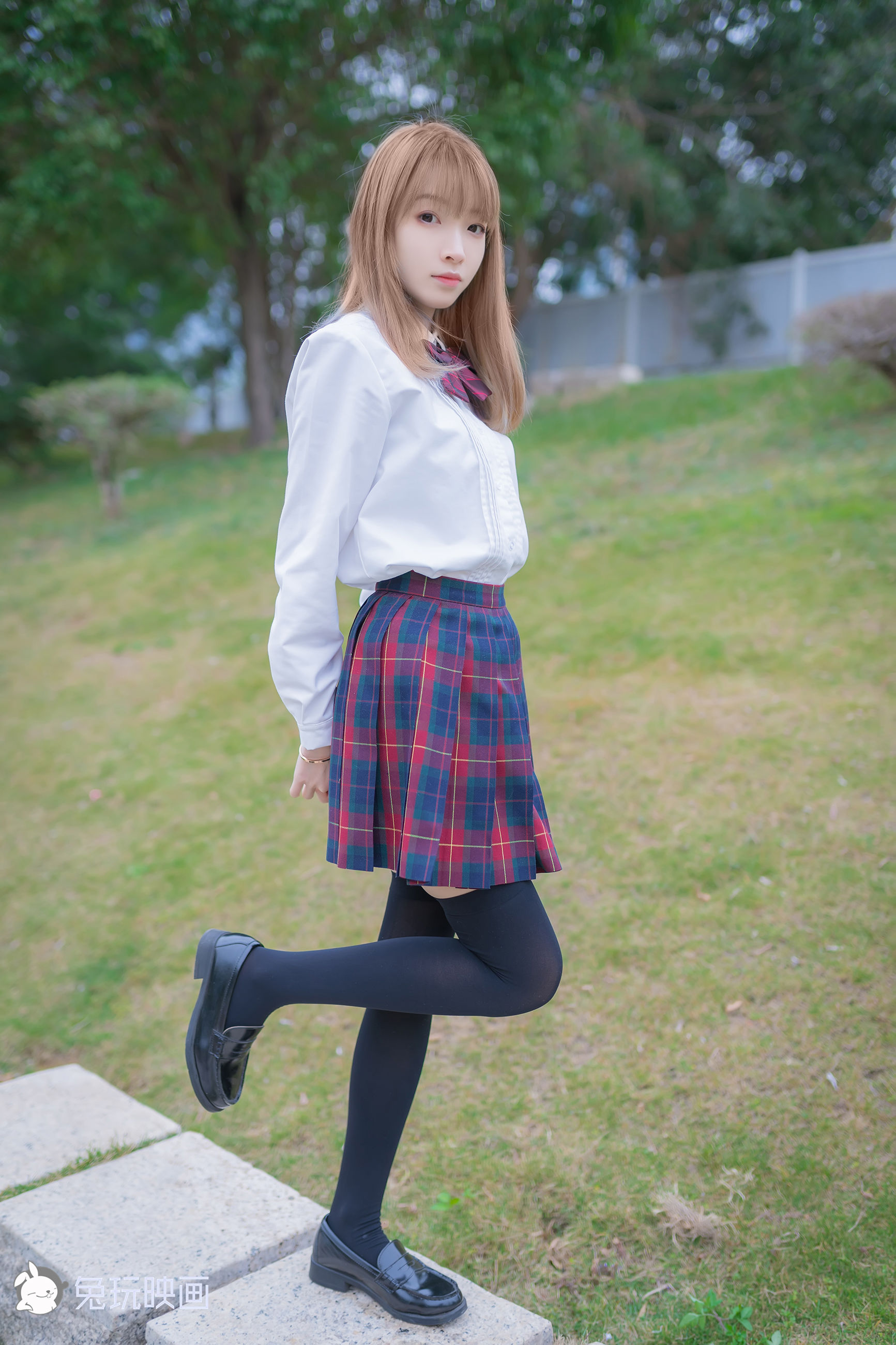[兔玩映画] - JK制服 Vol.006 绿草坪