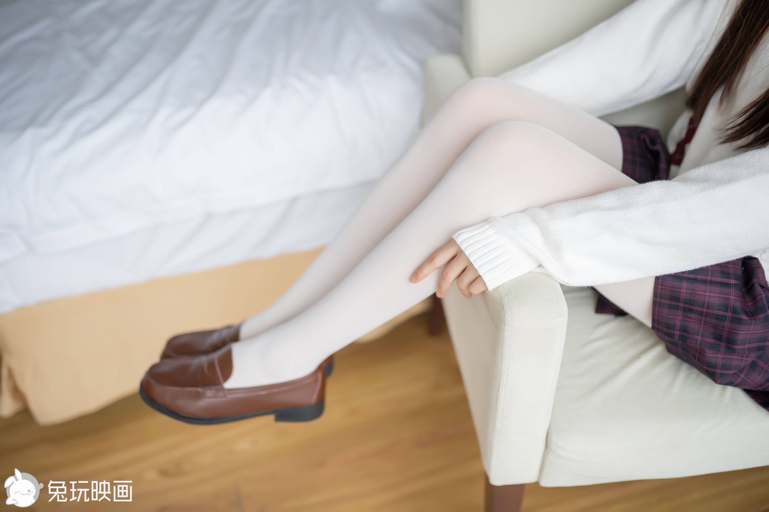 [兔玩映画] - 制服妹妹的小细腿