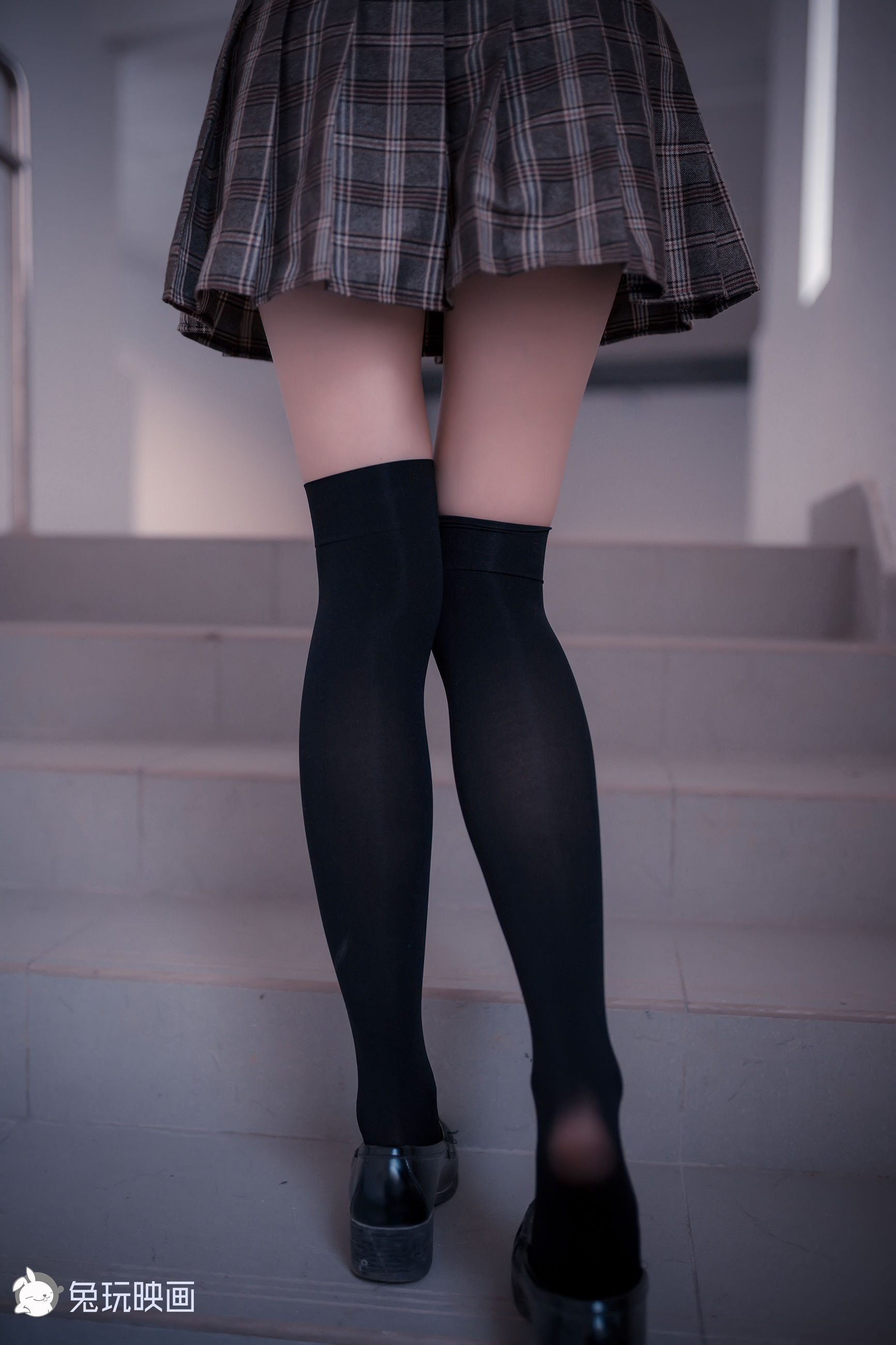 [兔玩映画] - 制服裙的绝对领域