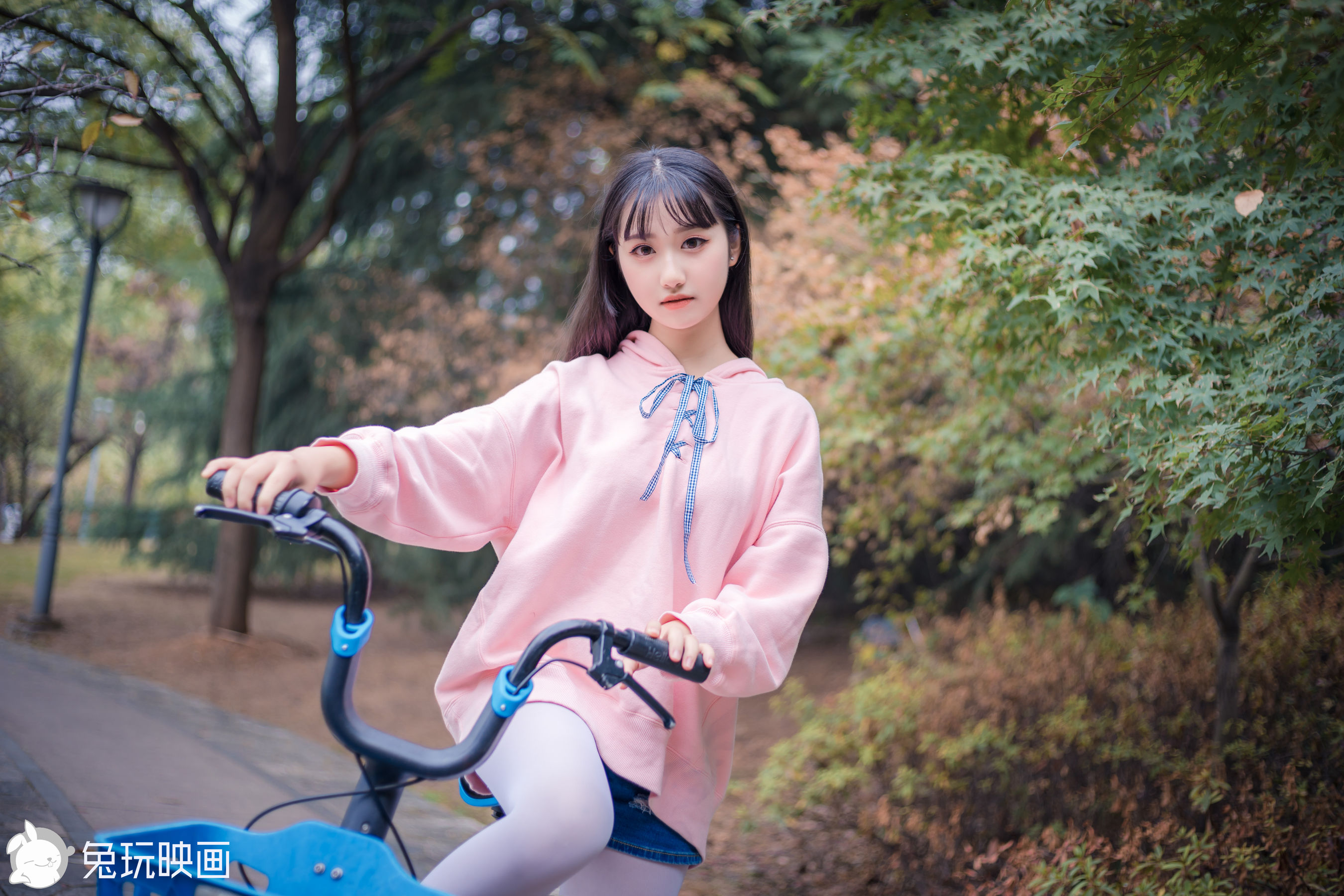 [兔玩映画] - 和小姐姐去公园拍照