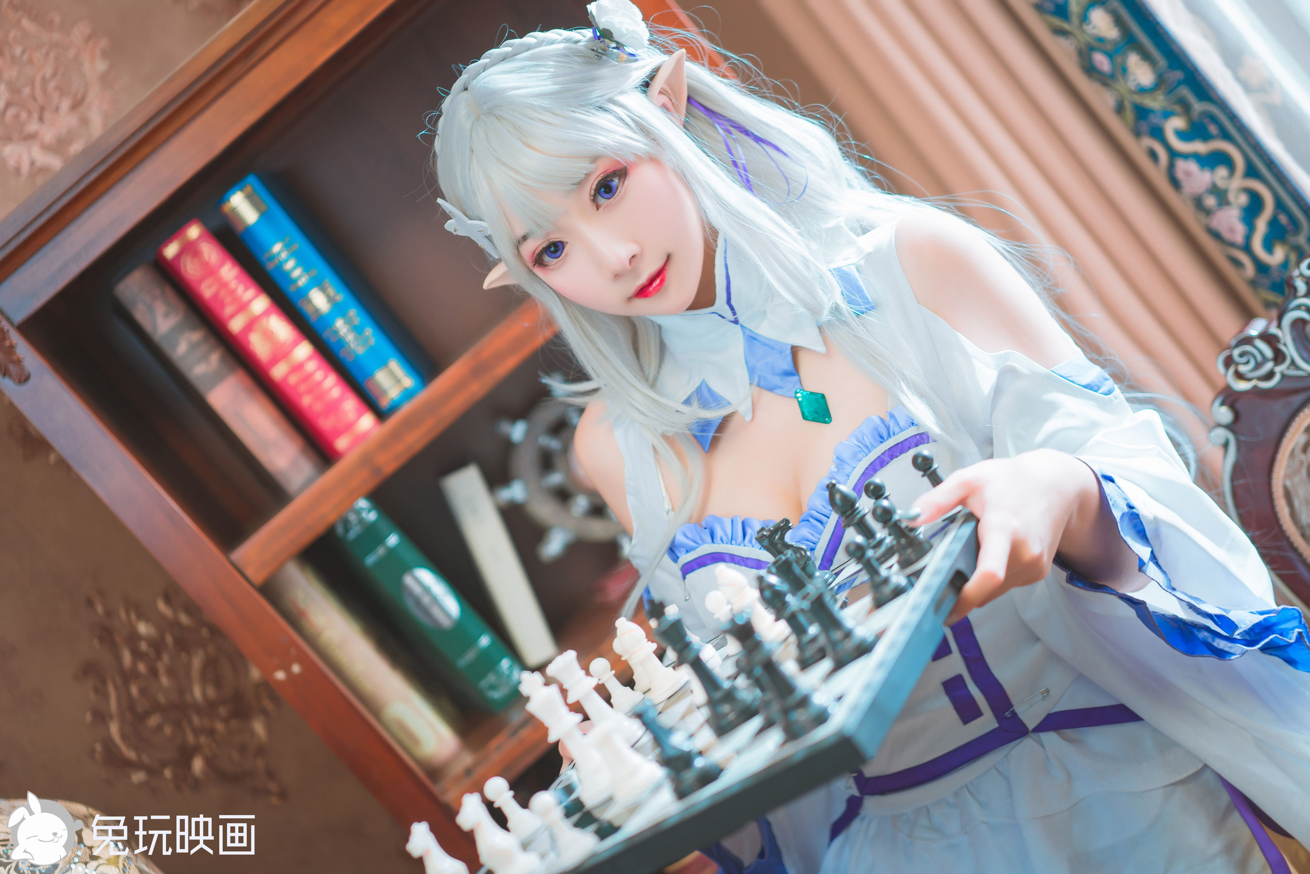 [兔玩映画] - 和艾米莉亚一起下棋