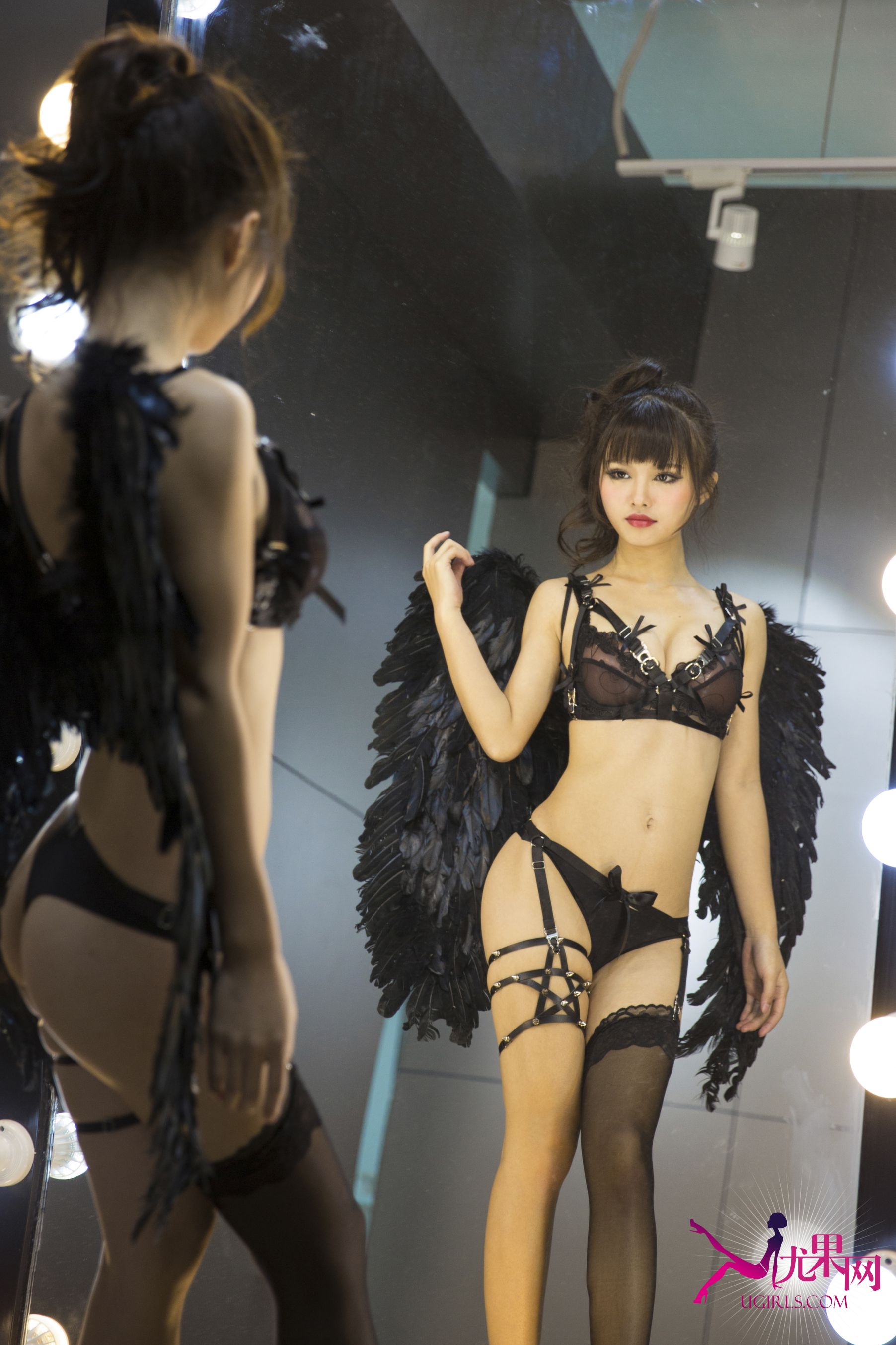 [尤果网Ugirls] U145 momo《金粉小萝莉》