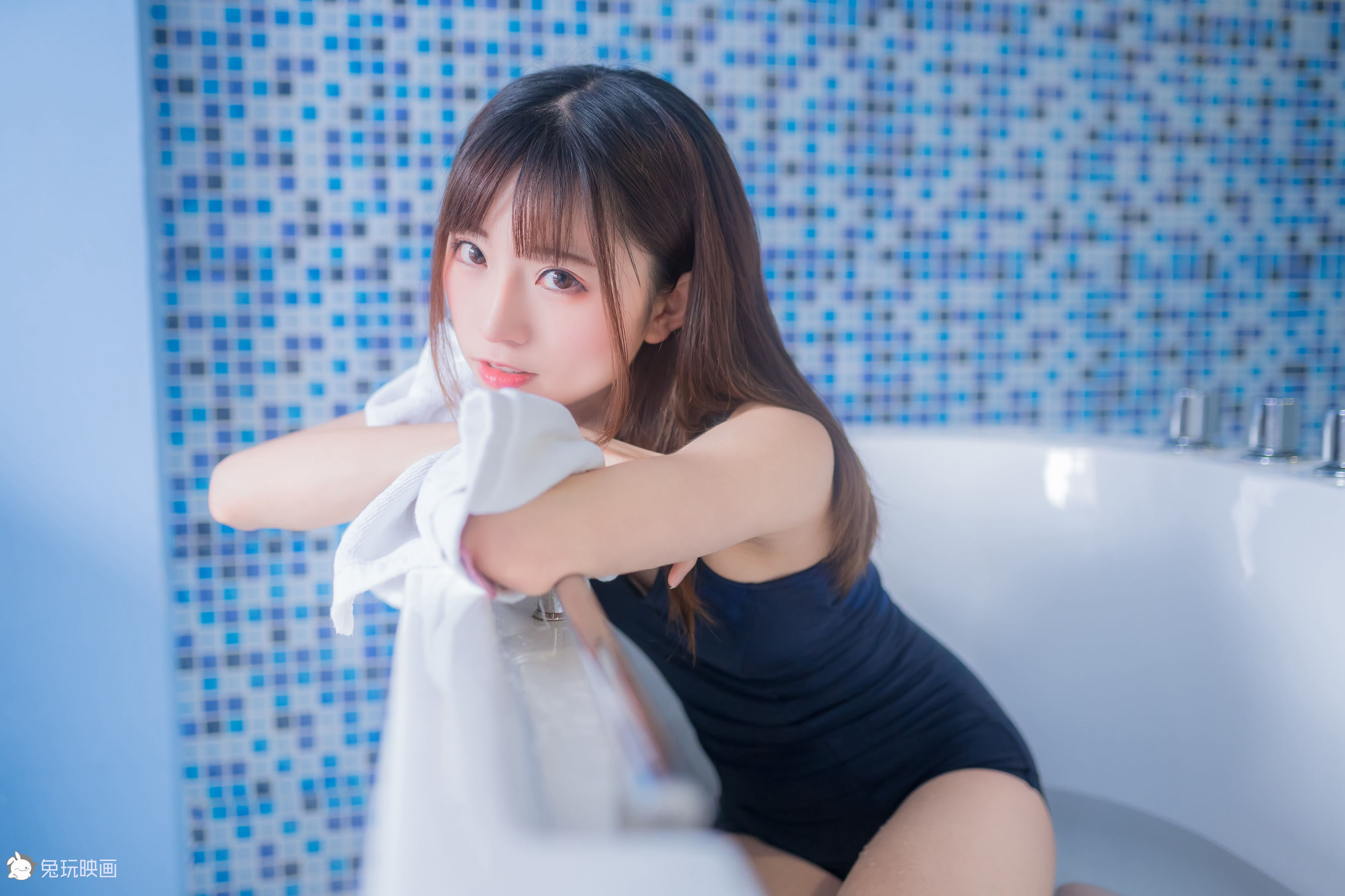 [兔玩映画] - 夏日泳装 Vol.018 浴缸白丝
