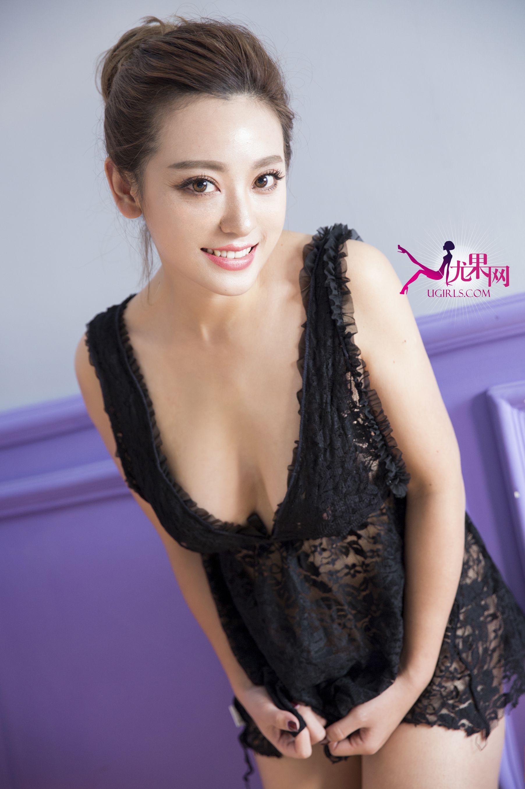 何曼丽《爱不够的粉色情人》 [尤果网Ugirls] U151