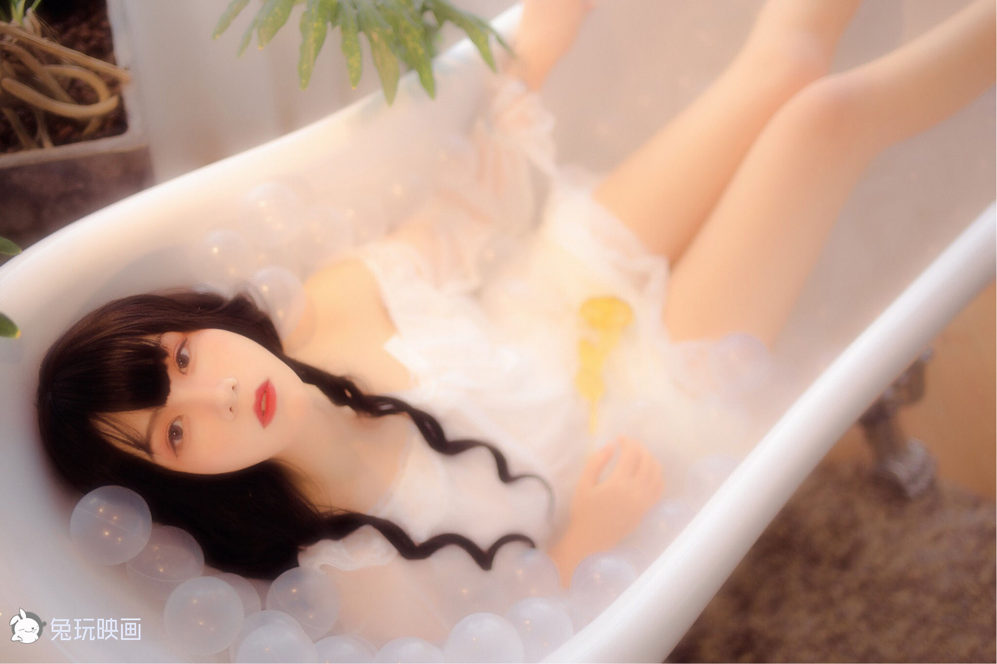 [兔玩映画] - 油画少女