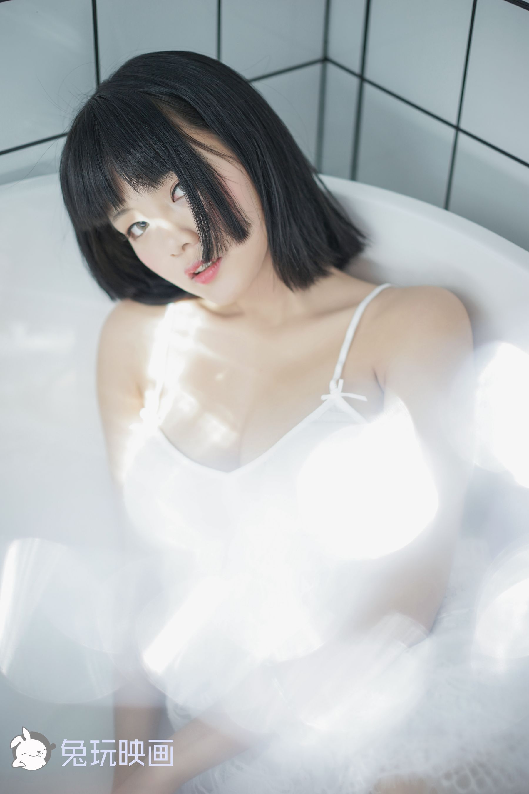 [兔玩映画] - 浴缸里的兔子