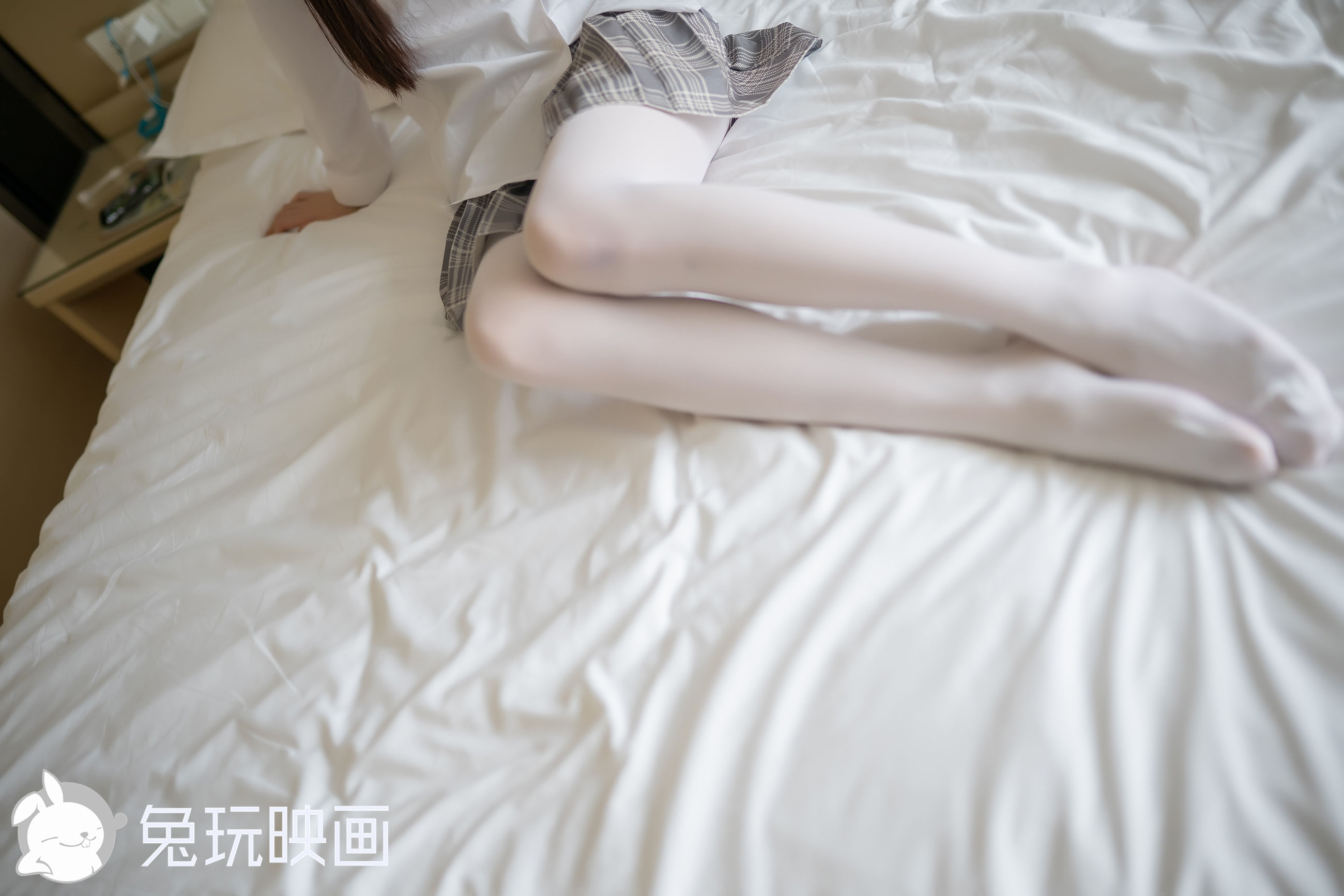 [兔玩映画] - 短裙和白丝