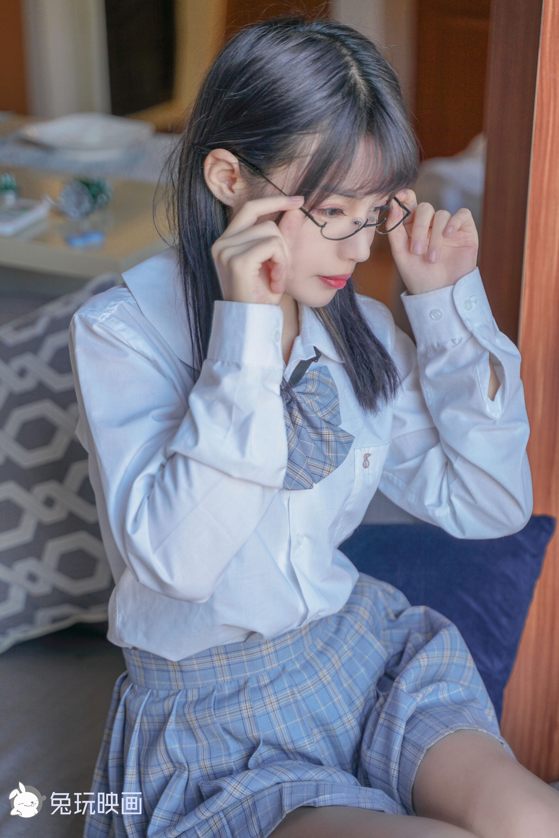 [兔玩映画] - 裸腿制服裙