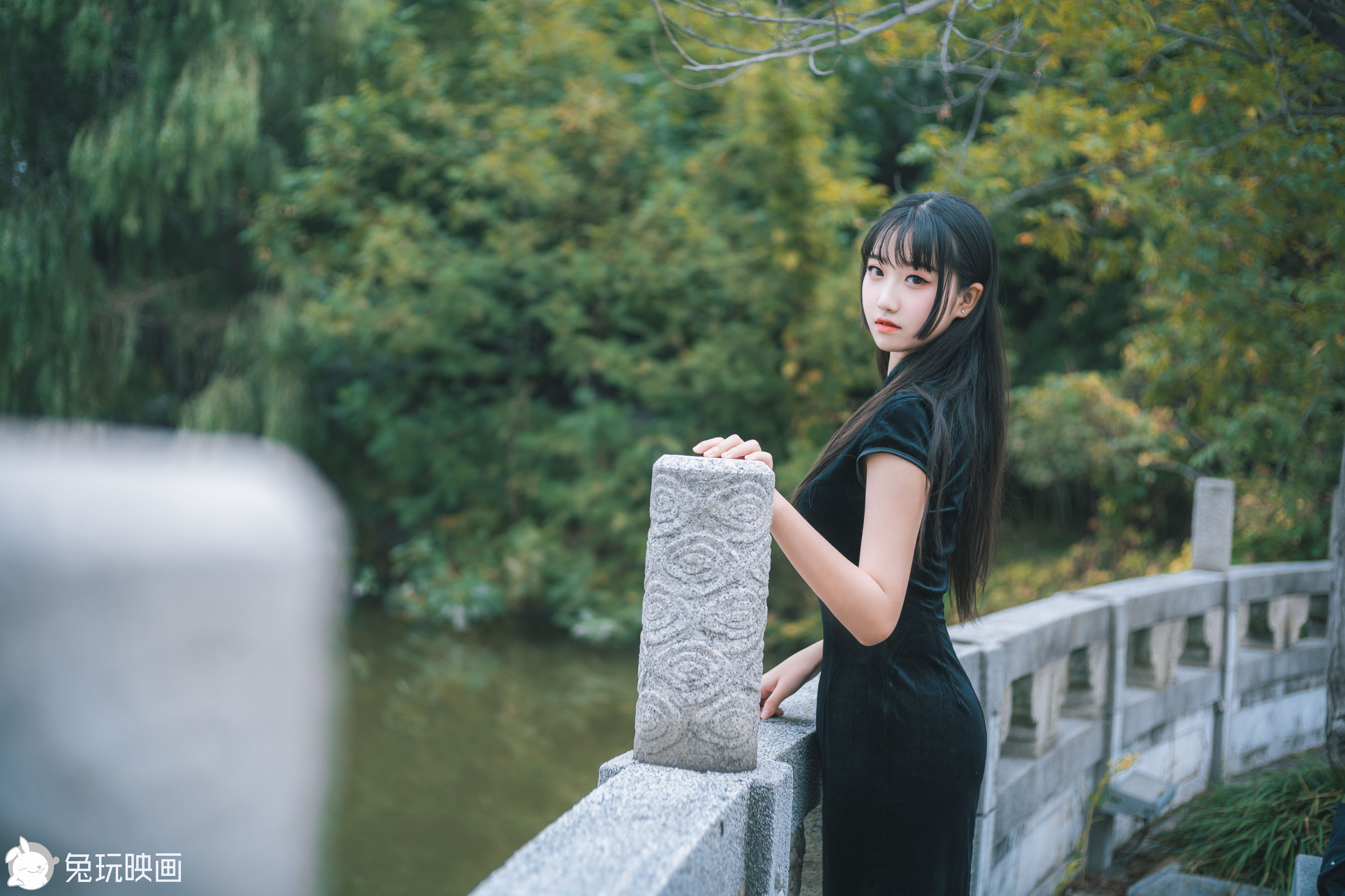 [兔玩映画] - 黑色旗袍游园会