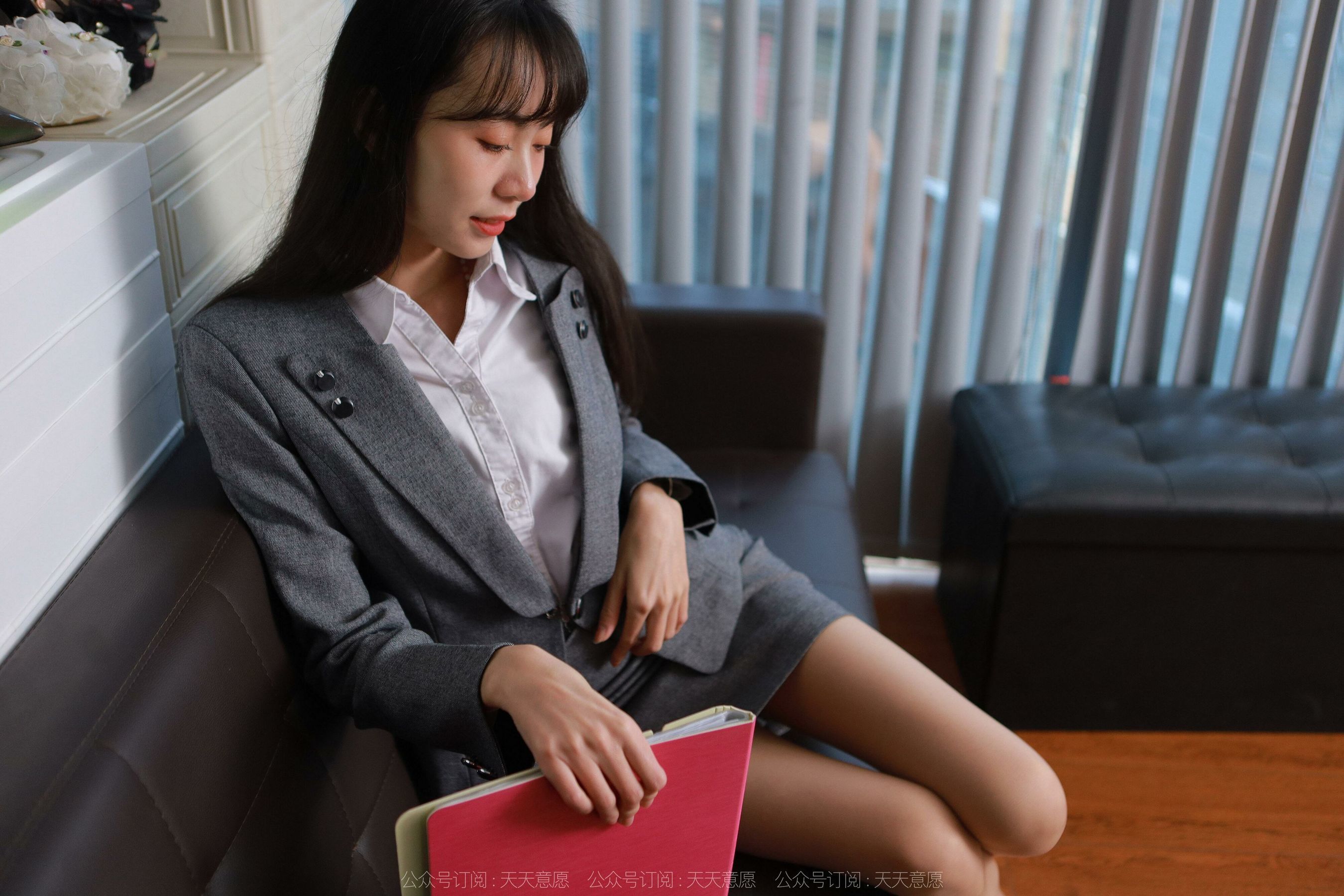 [IESS异思趣向] 模特：团团 《长腿职业装》