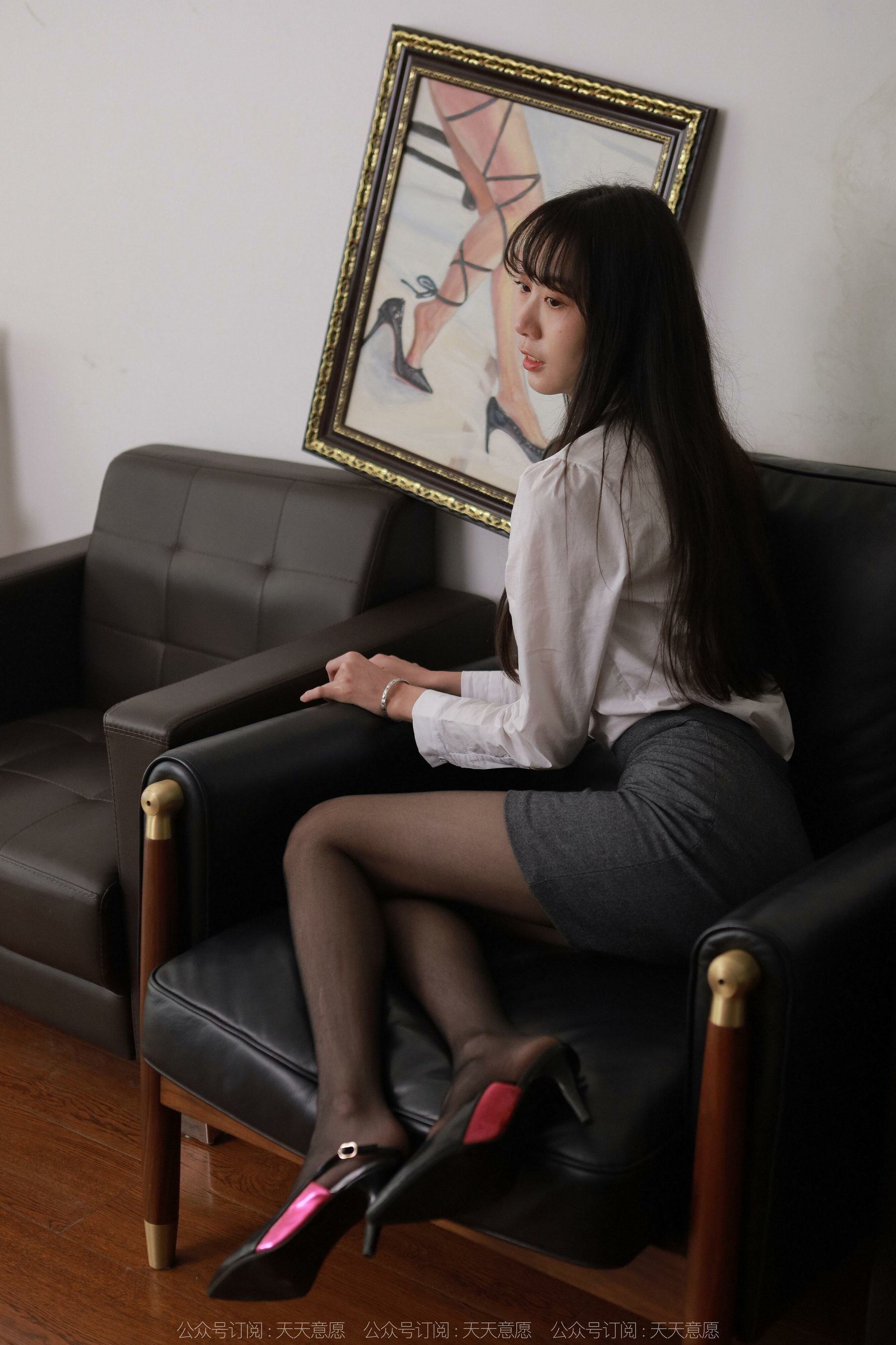 [IESS异思趣向] 模特：团团 《黑丝职业装》