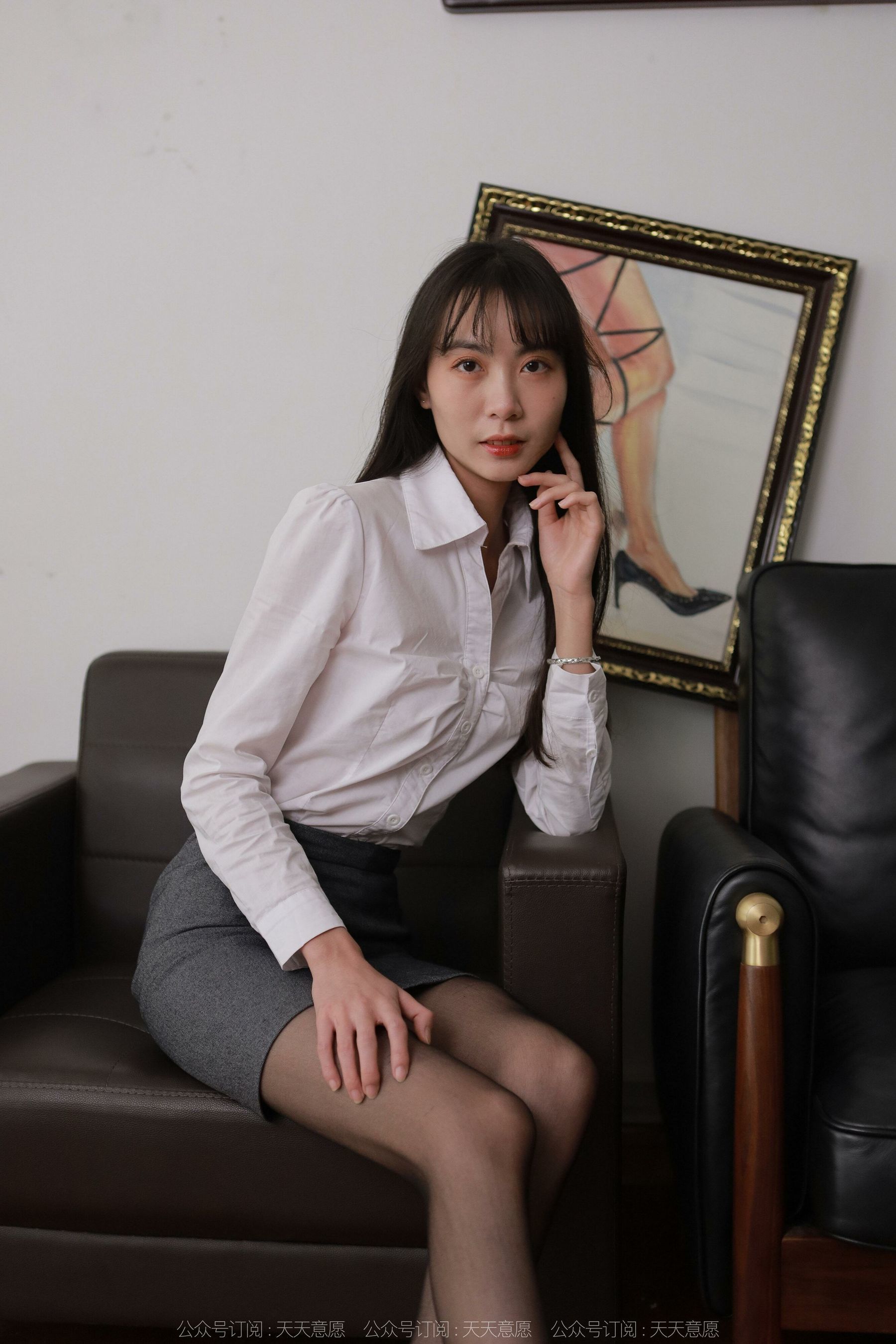 [IESS异思趣向] 模特：团团 《黑丝职业装》