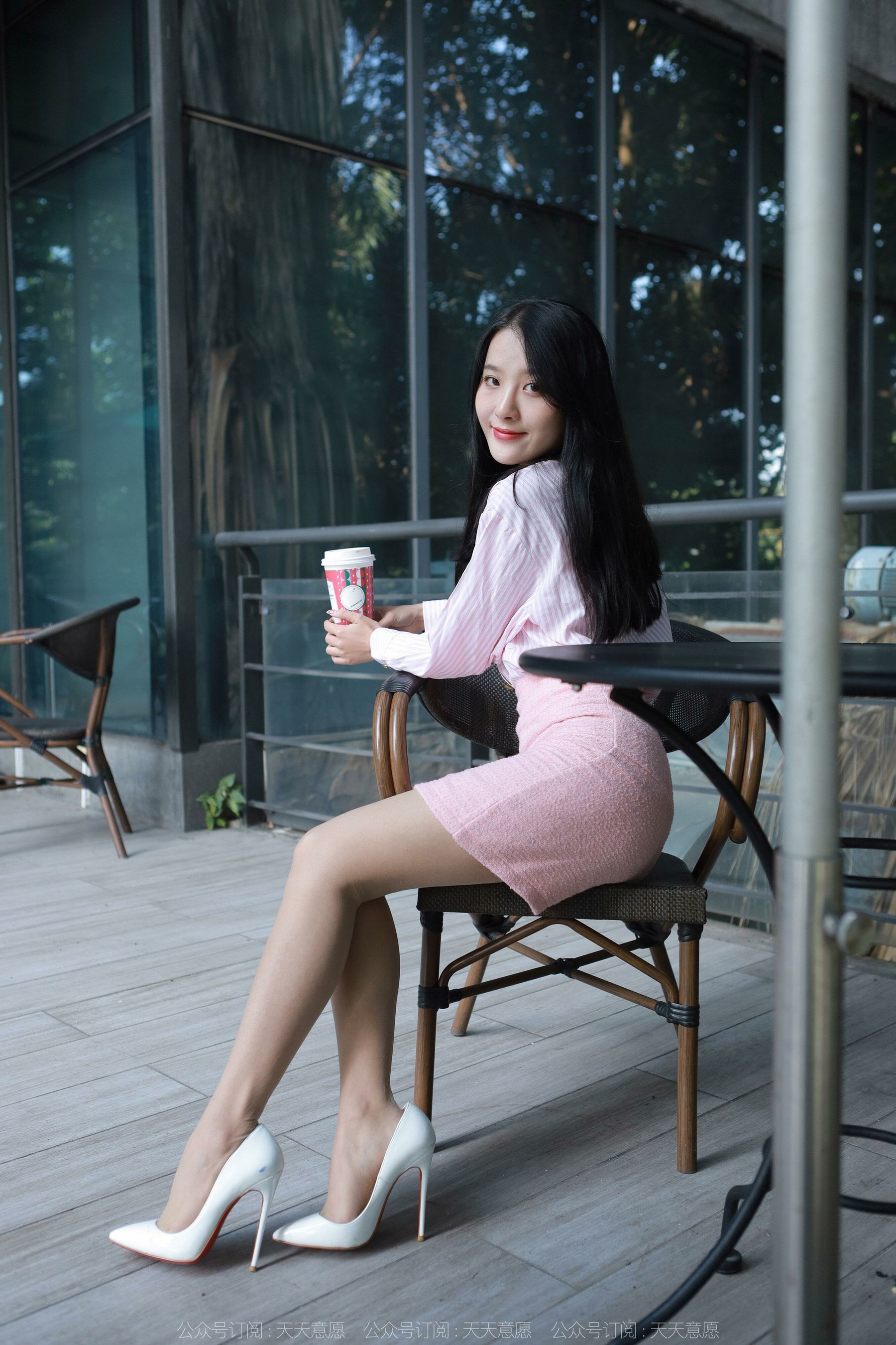 [IESS异思趣向] 模特：婉萍 《粉嫩的下午茶》