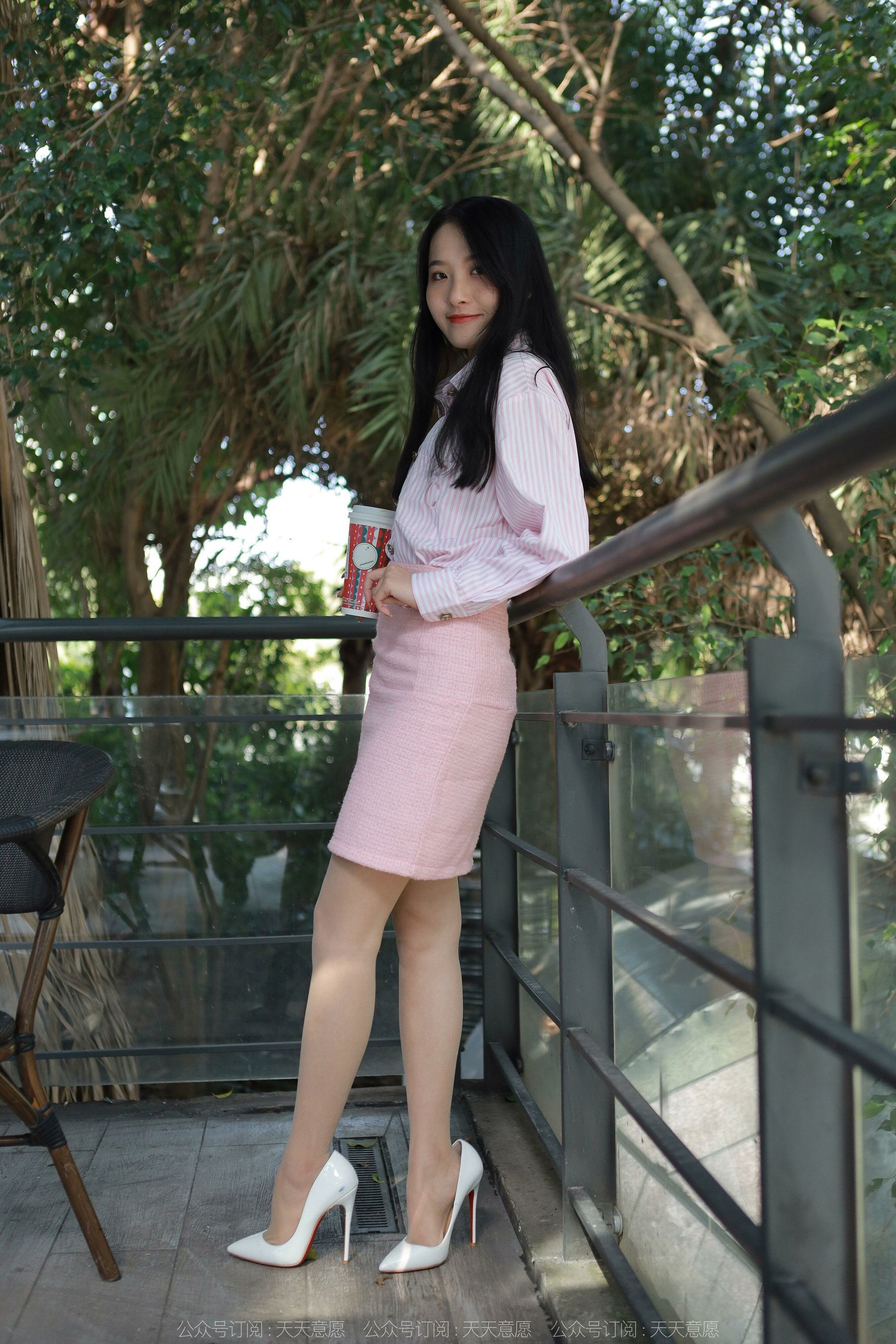 [IESS异思趣向] 模特：婉萍 《粉嫩的下午茶》