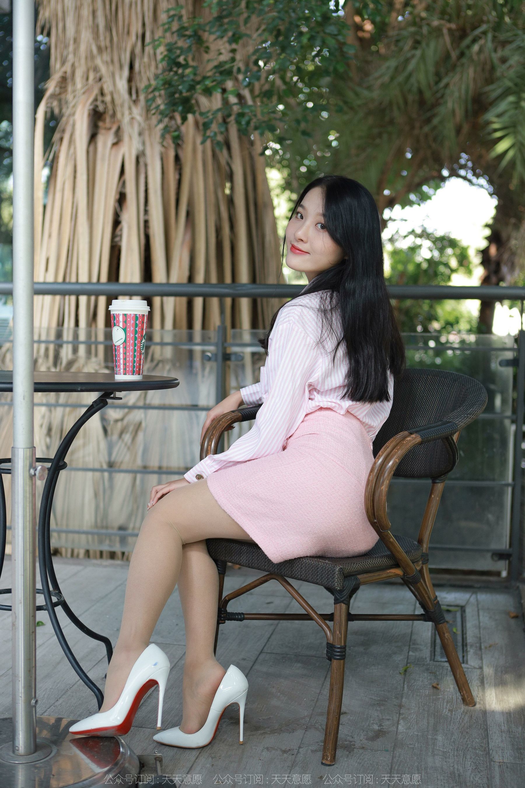 [IESS异思趣向] 模特：婉萍 《粉嫩的下午茶》