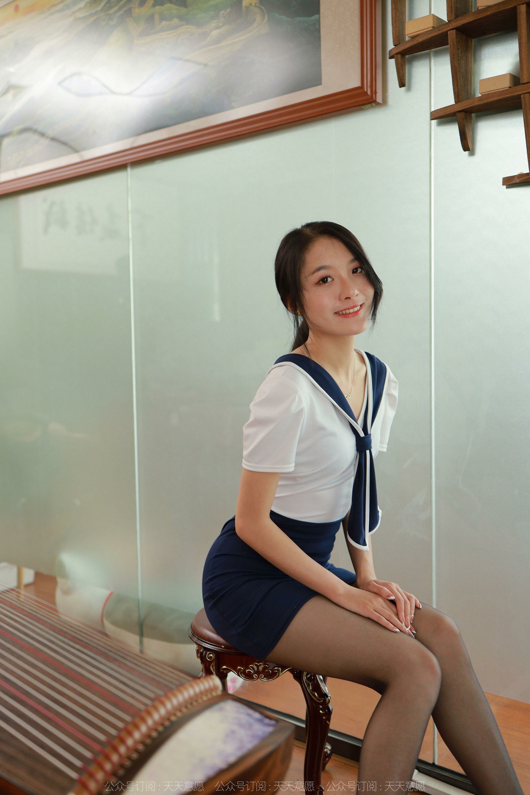 [IESS异思趣向] 模特：婉萍 《黑丝弹琴》