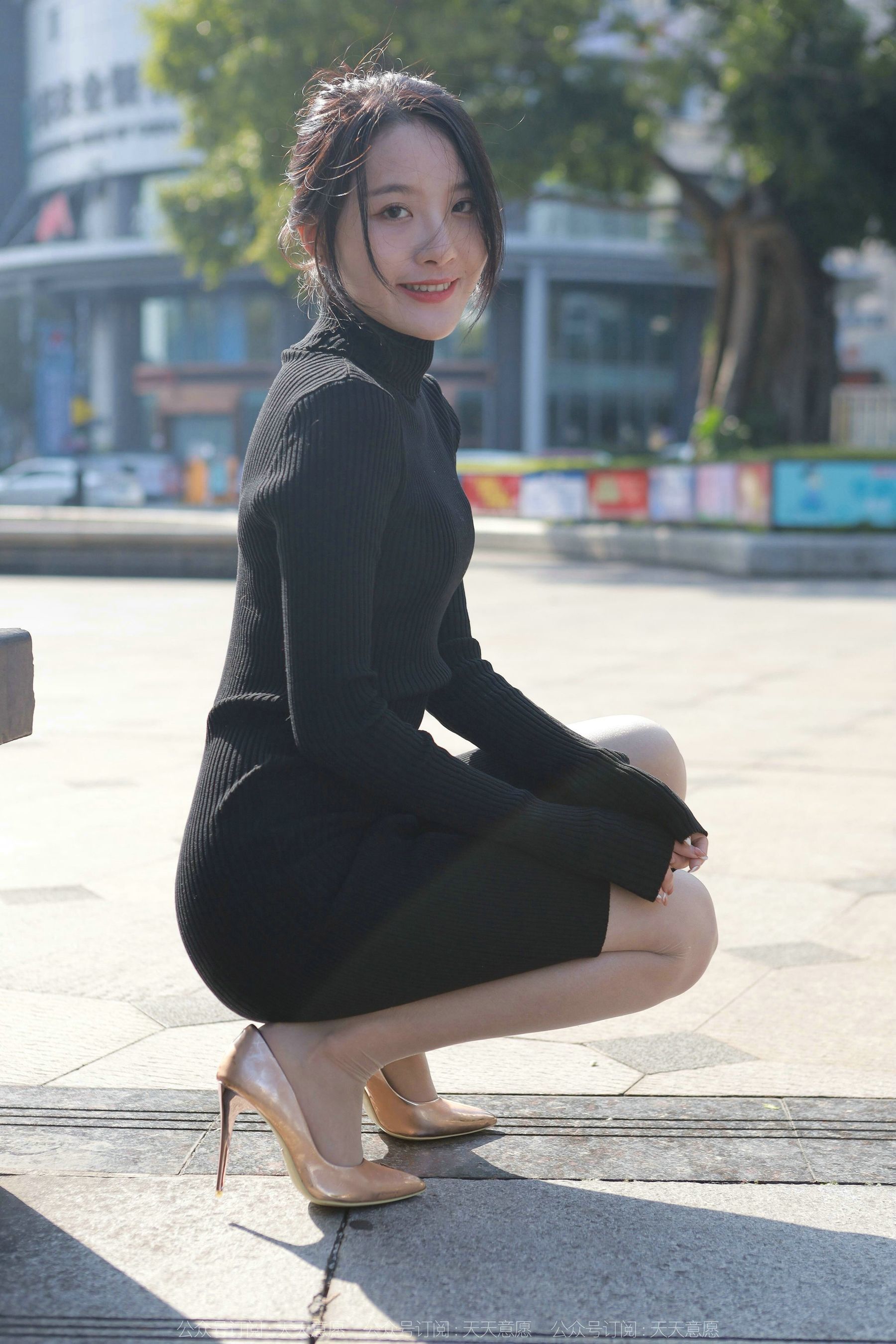 [IESS异思趣向] 模特：婉萍 《黑色包臀裙》
