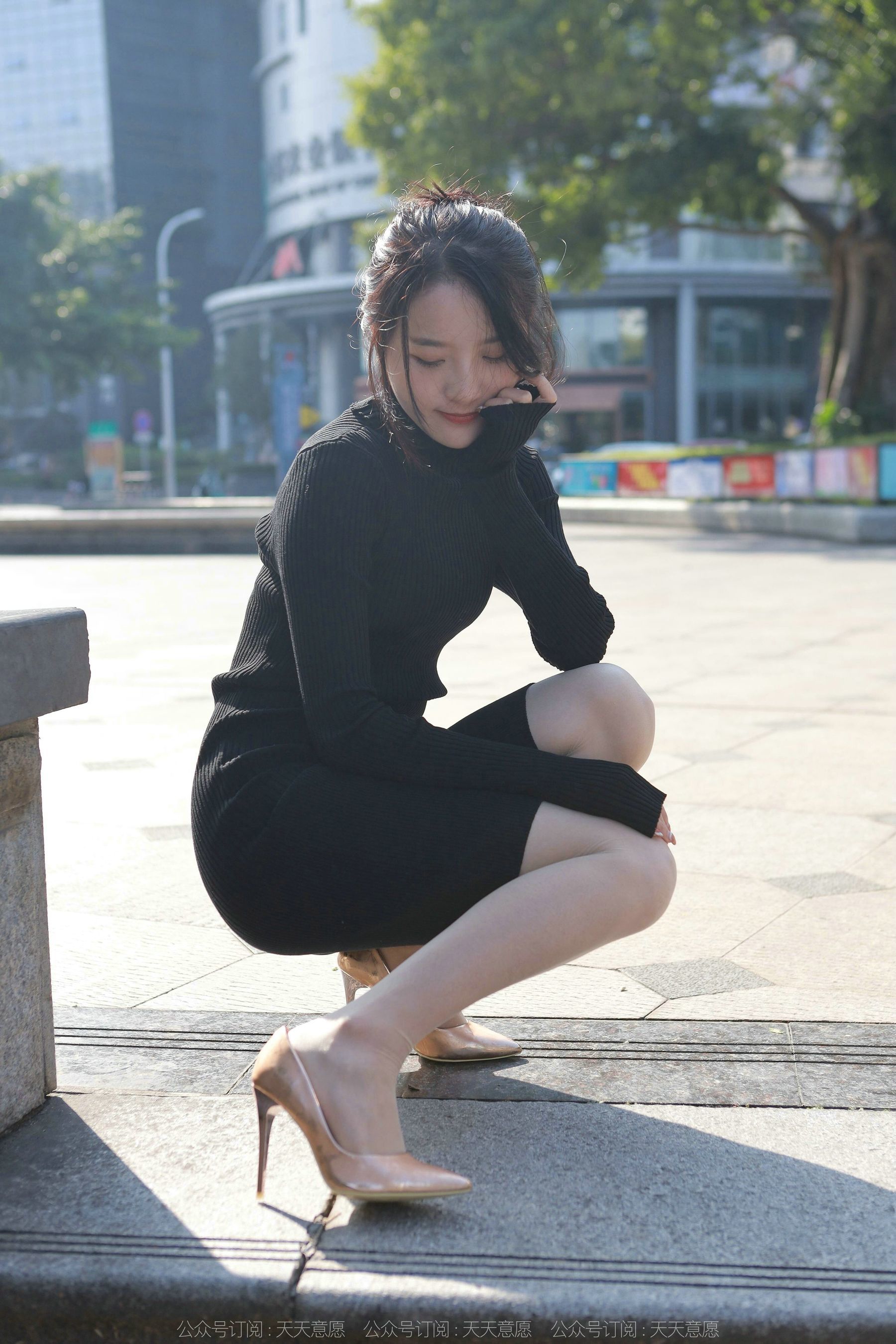 [IESS异思趣向] 模特：婉萍 《黑色包臀裙》