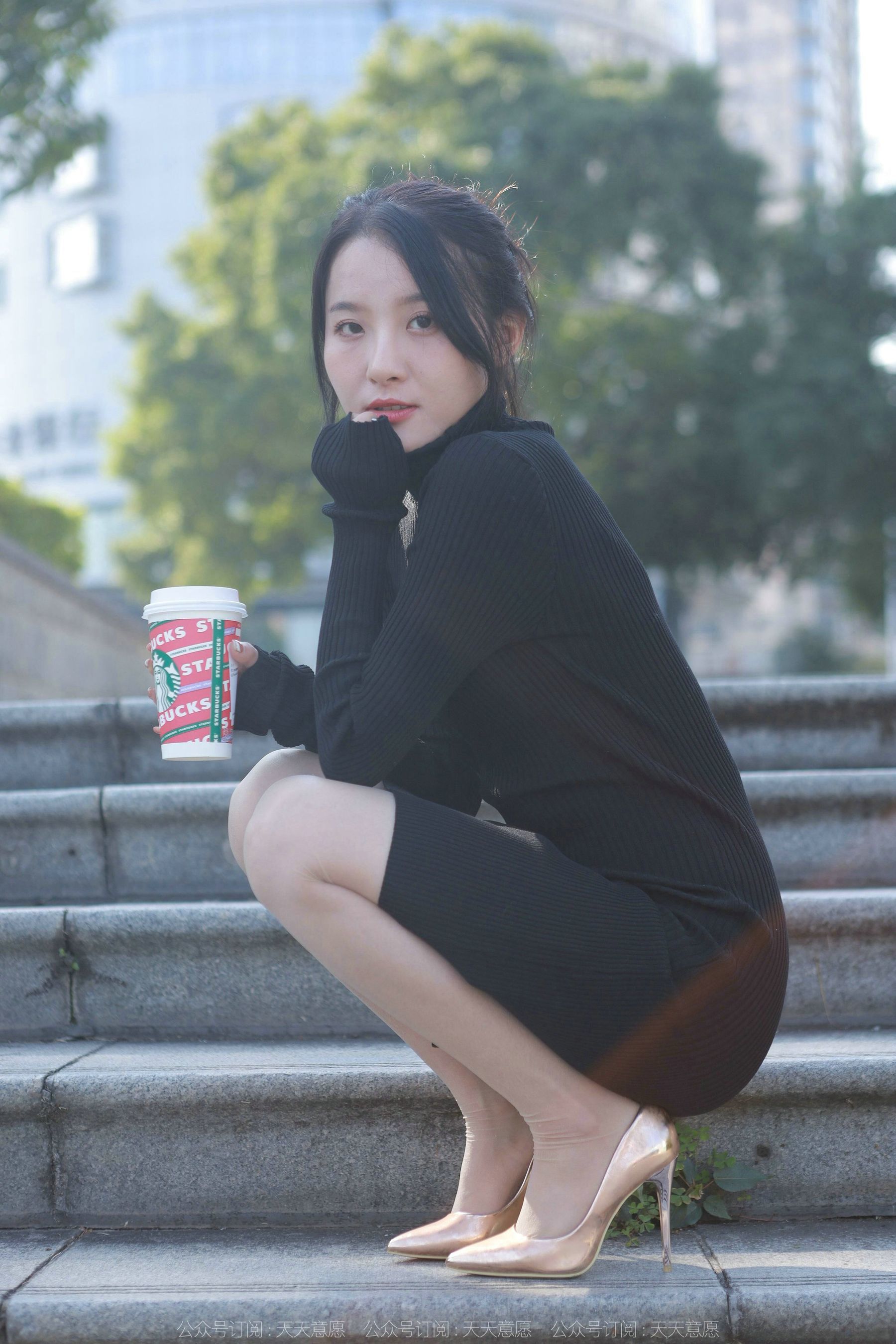 [IESS异思趣向] 模特：婉萍 《黑色包臀裙》