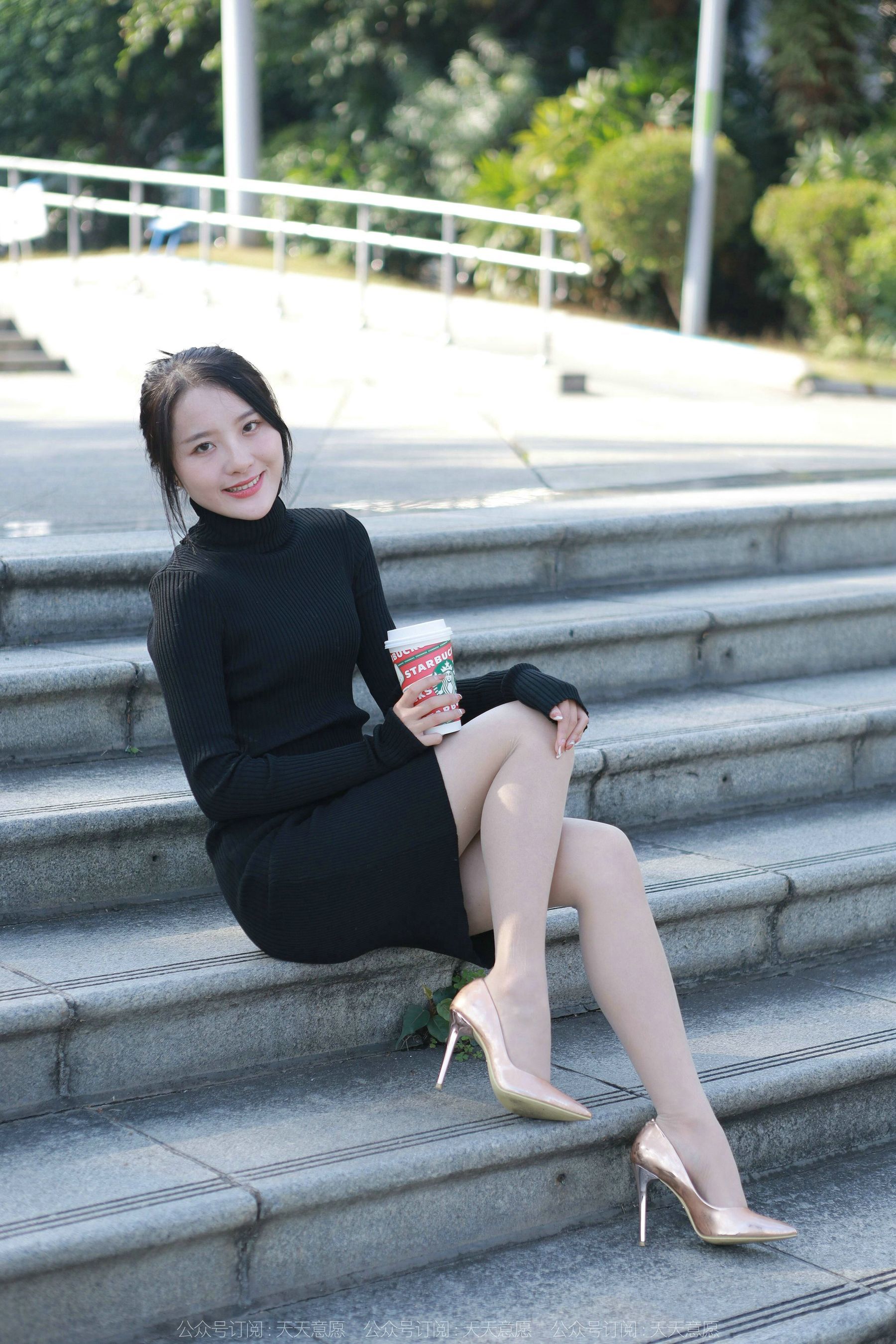 [IESS异思趣向] 模特：婉萍 《黑色包臀裙》