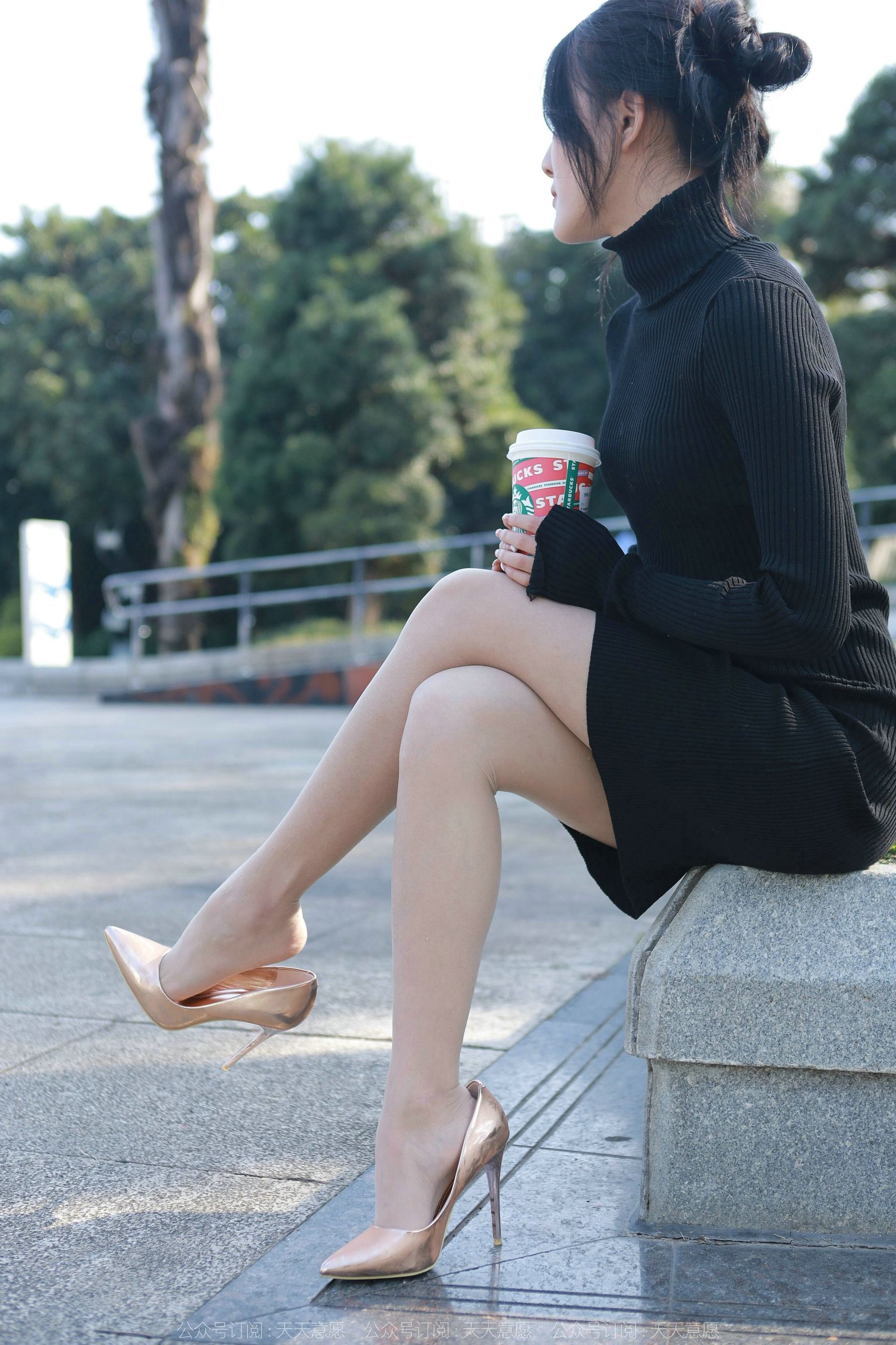 [IESS异思趣向] 模特：婉萍 《黑色包臀裙》