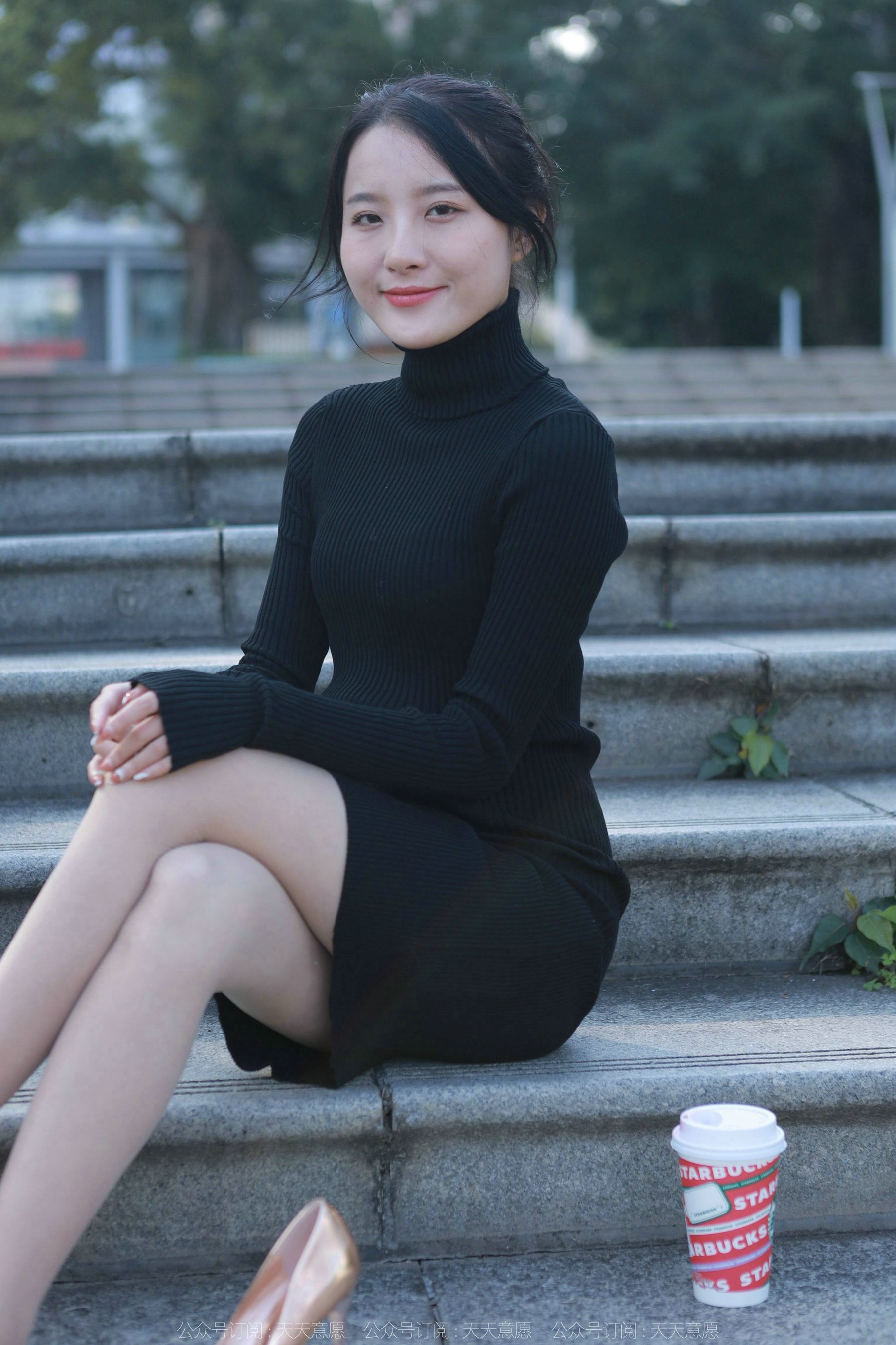 [IESS异思趣向] 模特：婉萍 《黑色包臀裙》