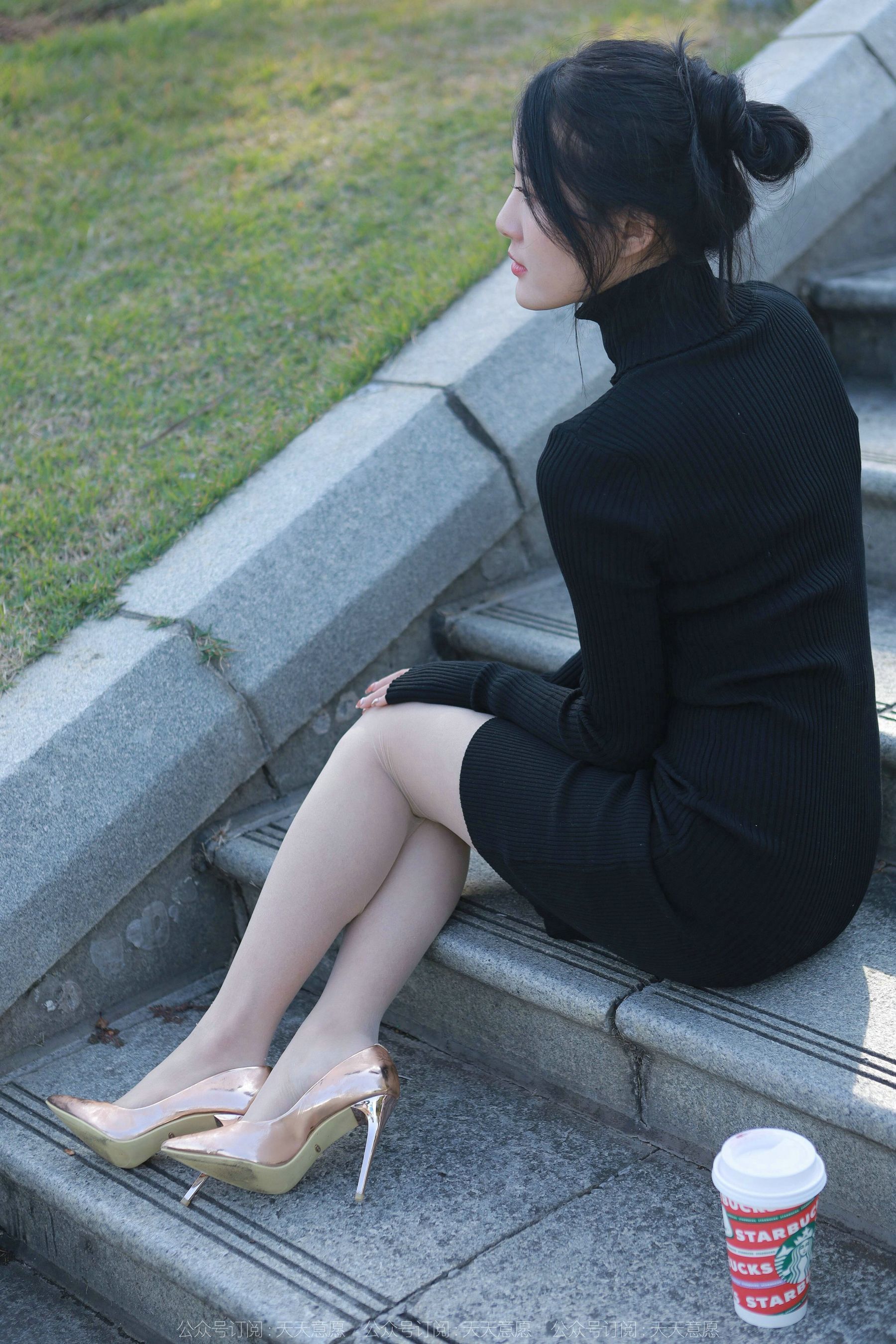 [IESS异思趣向] 模特：婉萍 《黑色包臀裙》