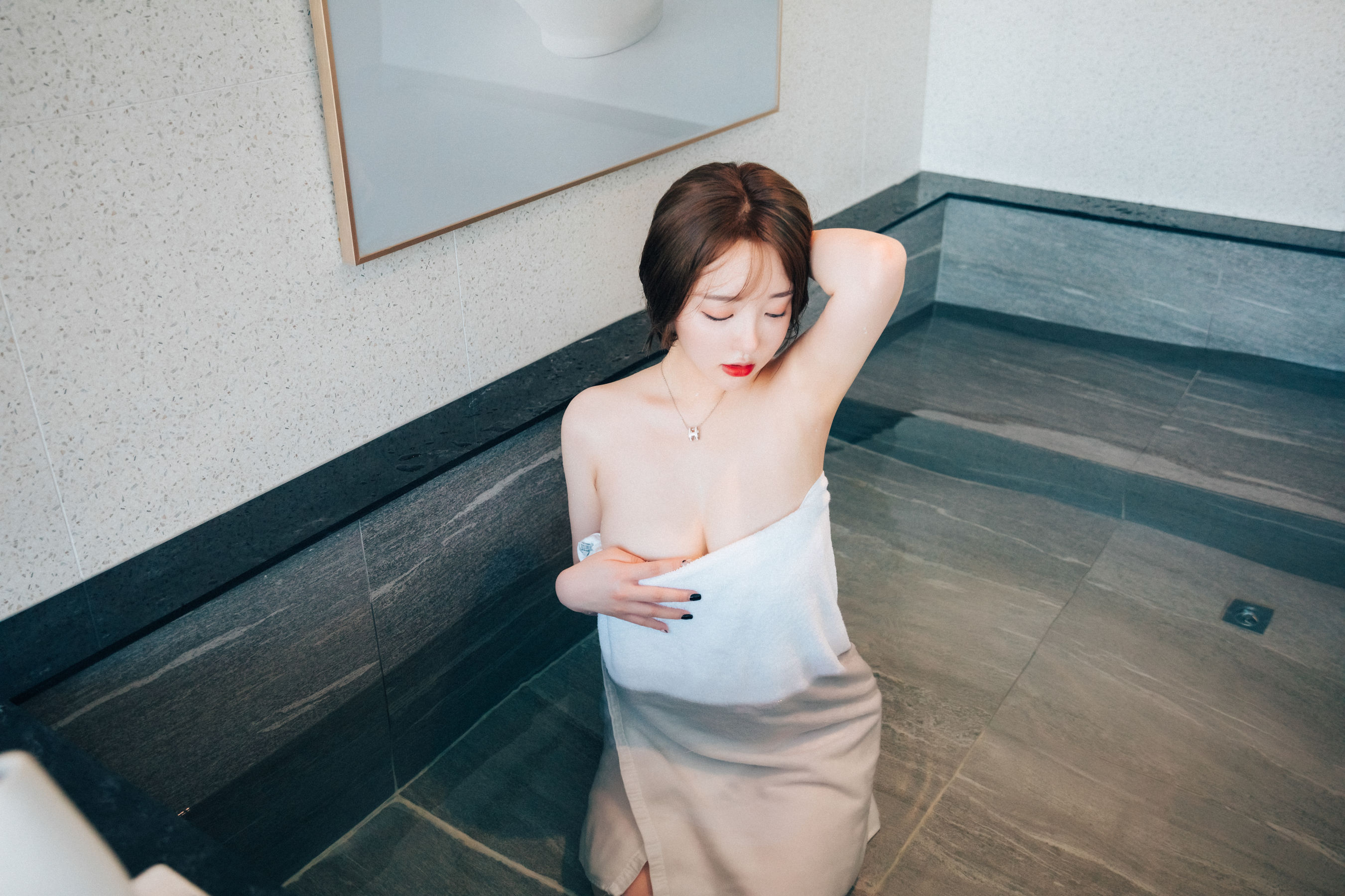 [LOOZY]  Yeeun - Lover In Hotel