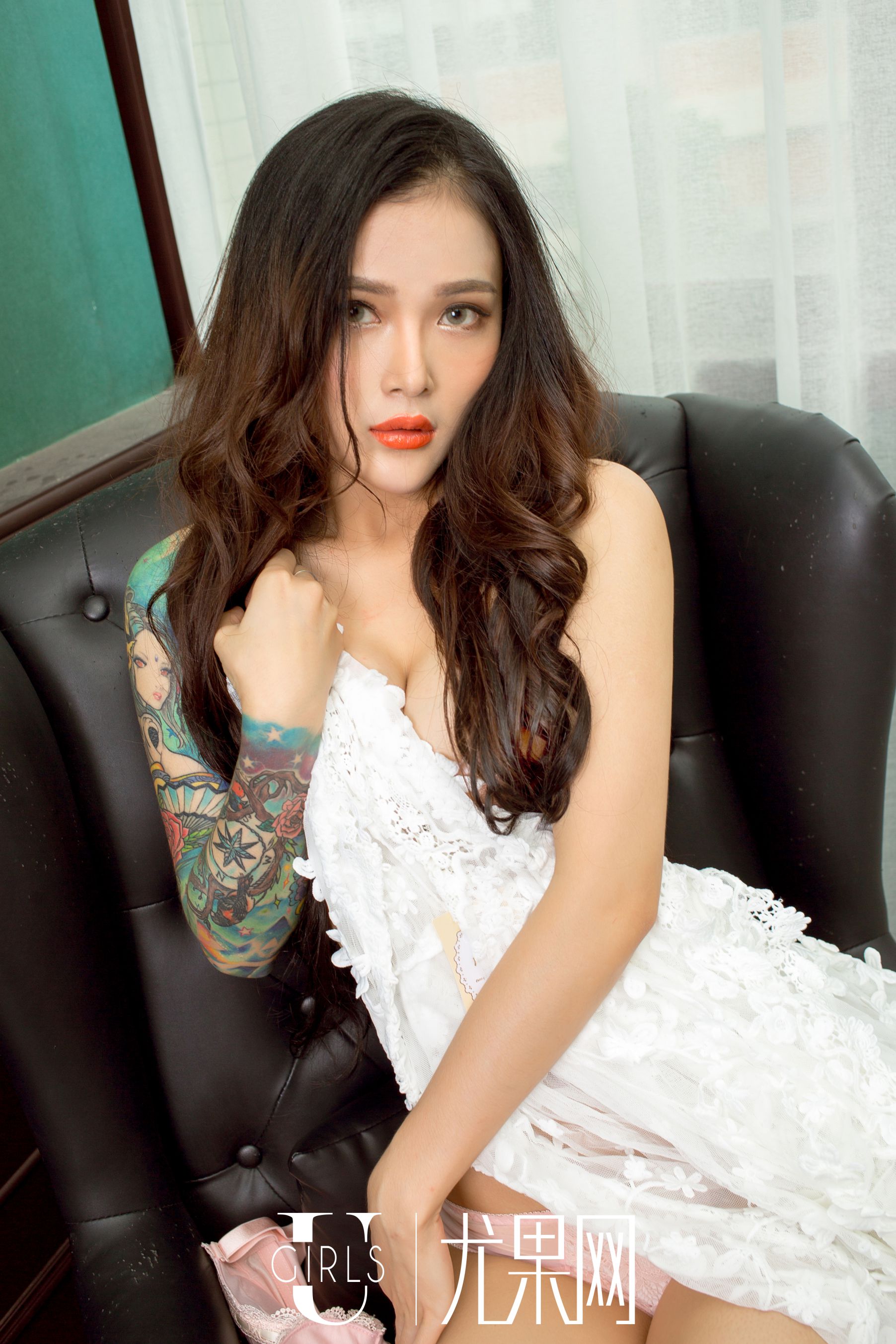 [尤果网Ugirls] U210 雯雯《可妖可媚 可纯可怜》