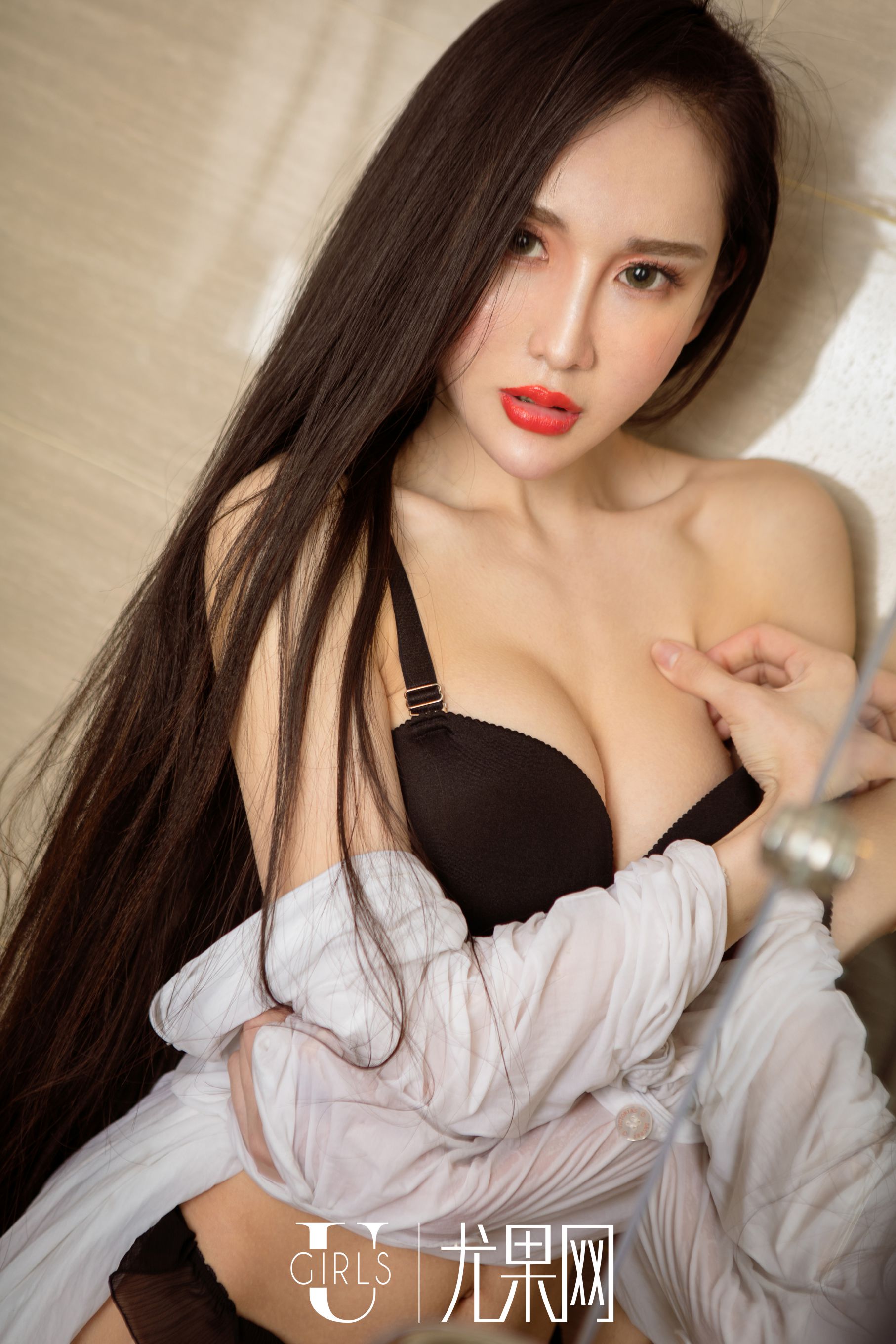 [尤果网Ugirls] U224 阿依努尔瓦娅《唯爱美人唯爱伊》