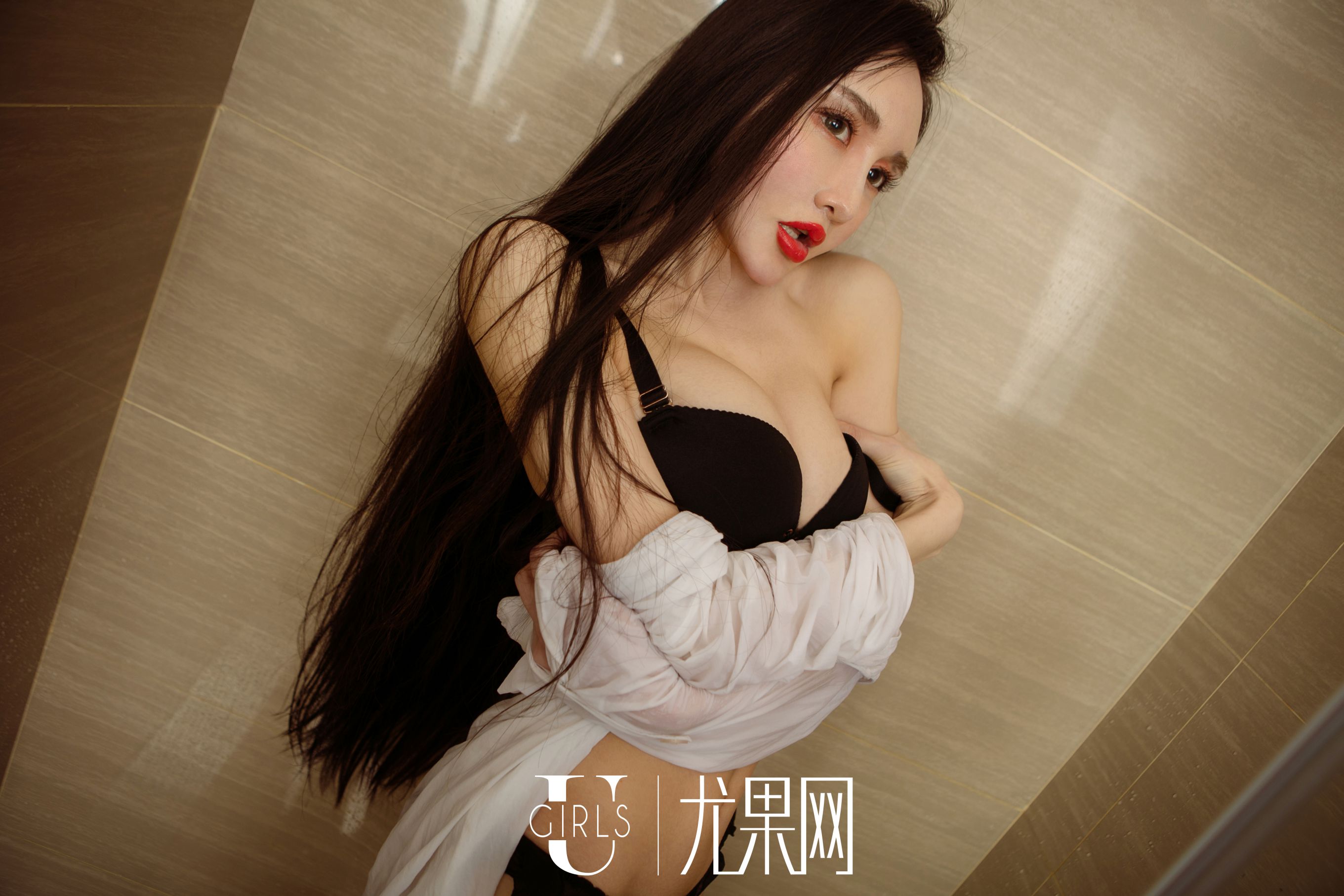 [尤果网Ugirls] U224 阿依努尔瓦娅《唯爱美人唯爱伊》