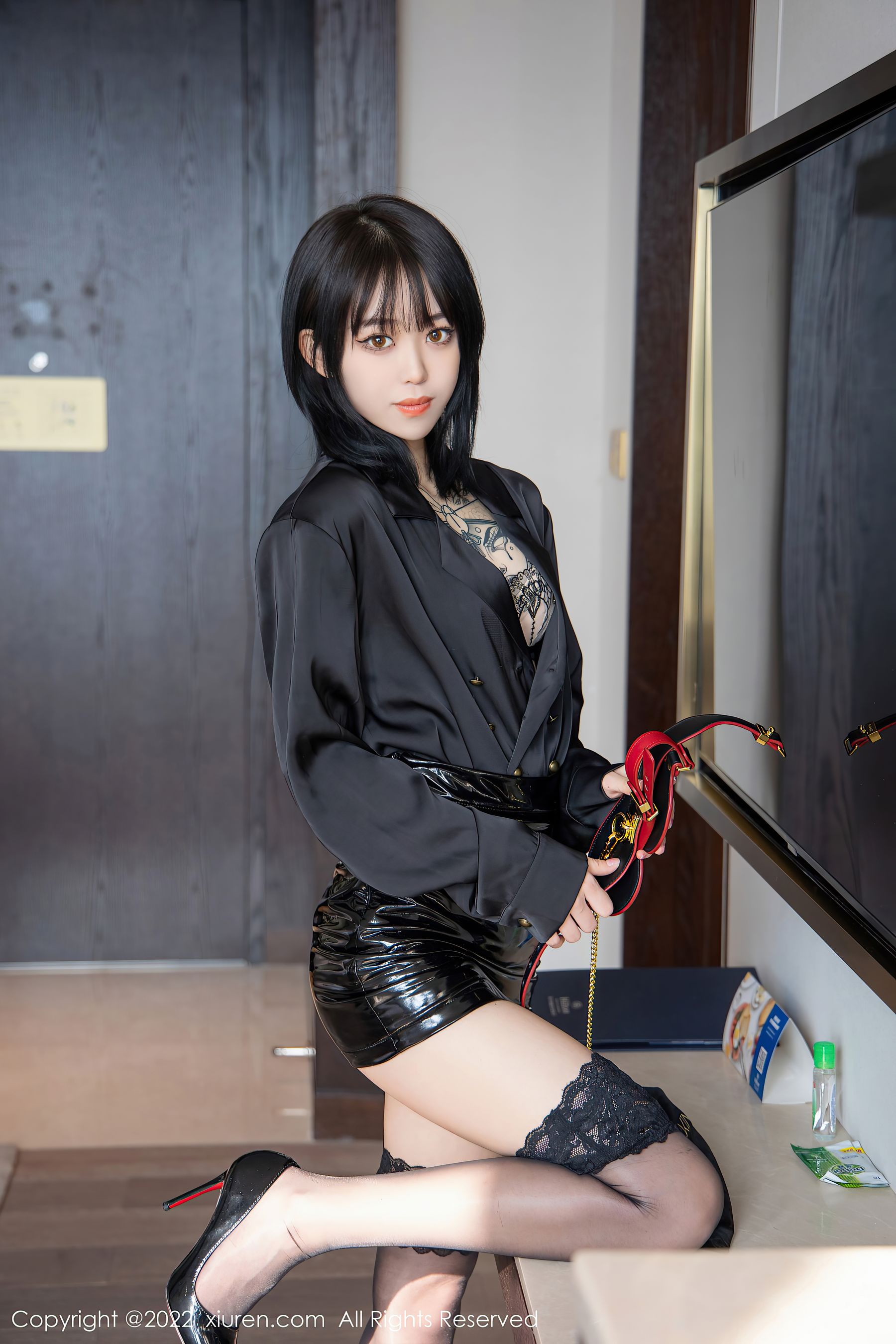 [秀人XiuRen] No.4927 奶瓶