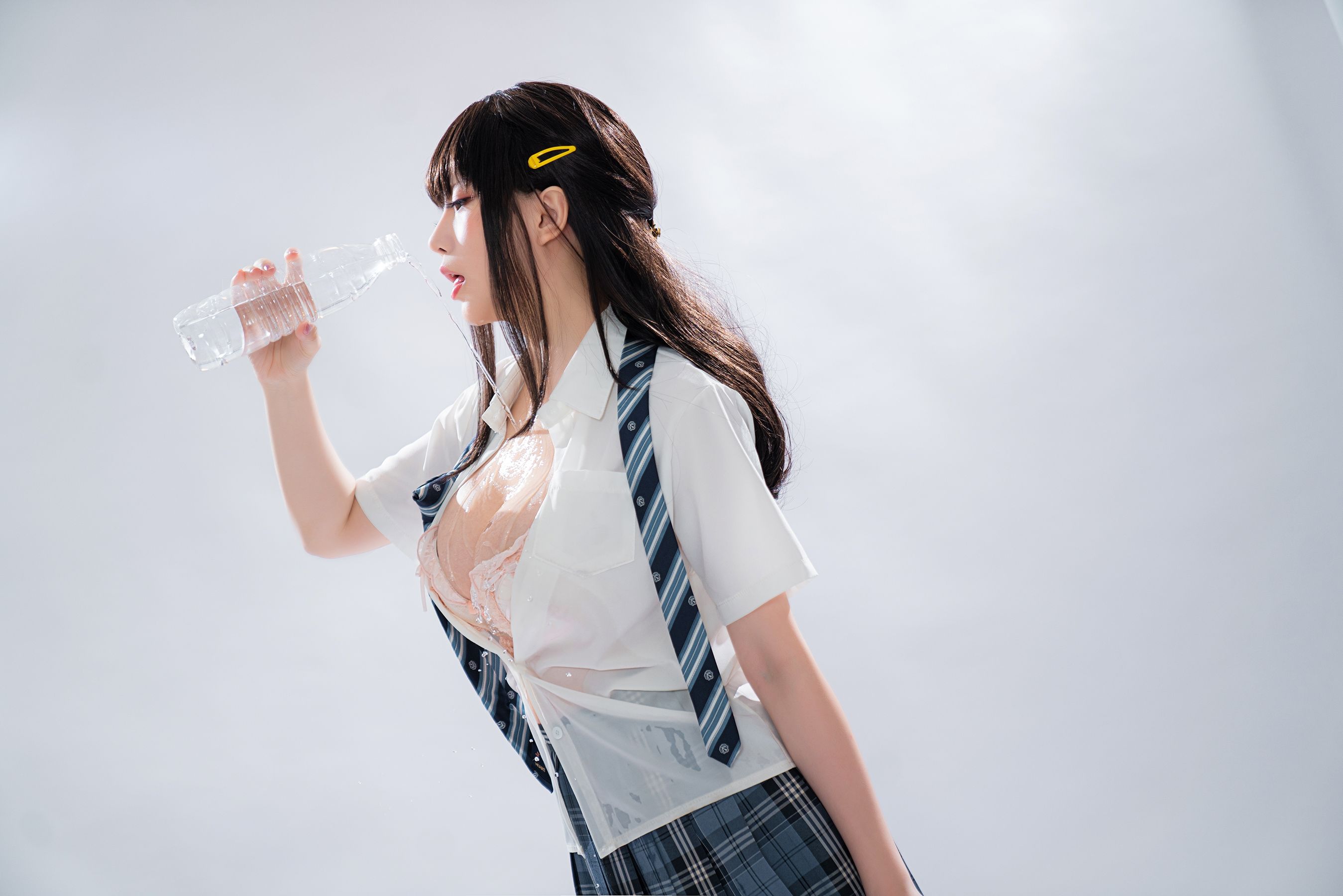 [福利COS] Coser小姐姐星之迟迟 - 滴水JK