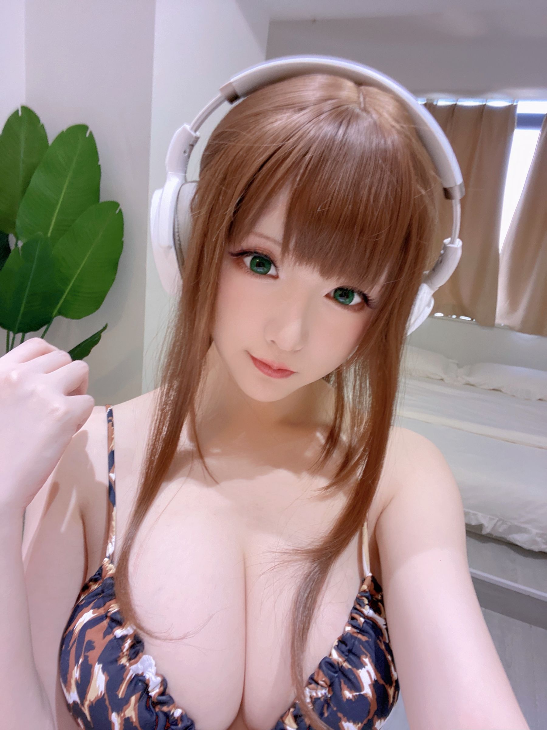 [福利COS] Coser小姐姐星之迟迟 - 豹纹泳衣
