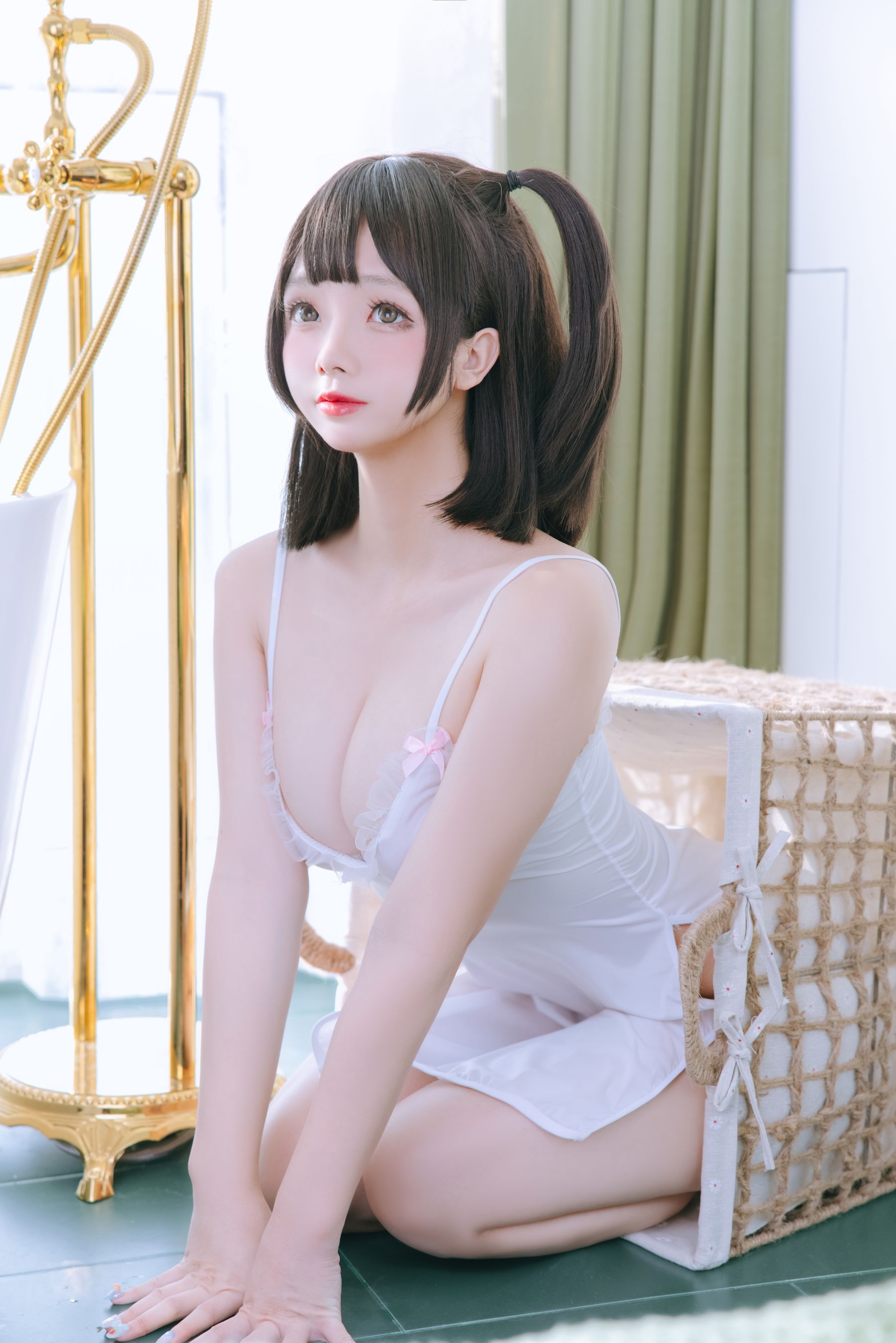 [福利COS] Cosplay日奈娇 - 湿身小白裙