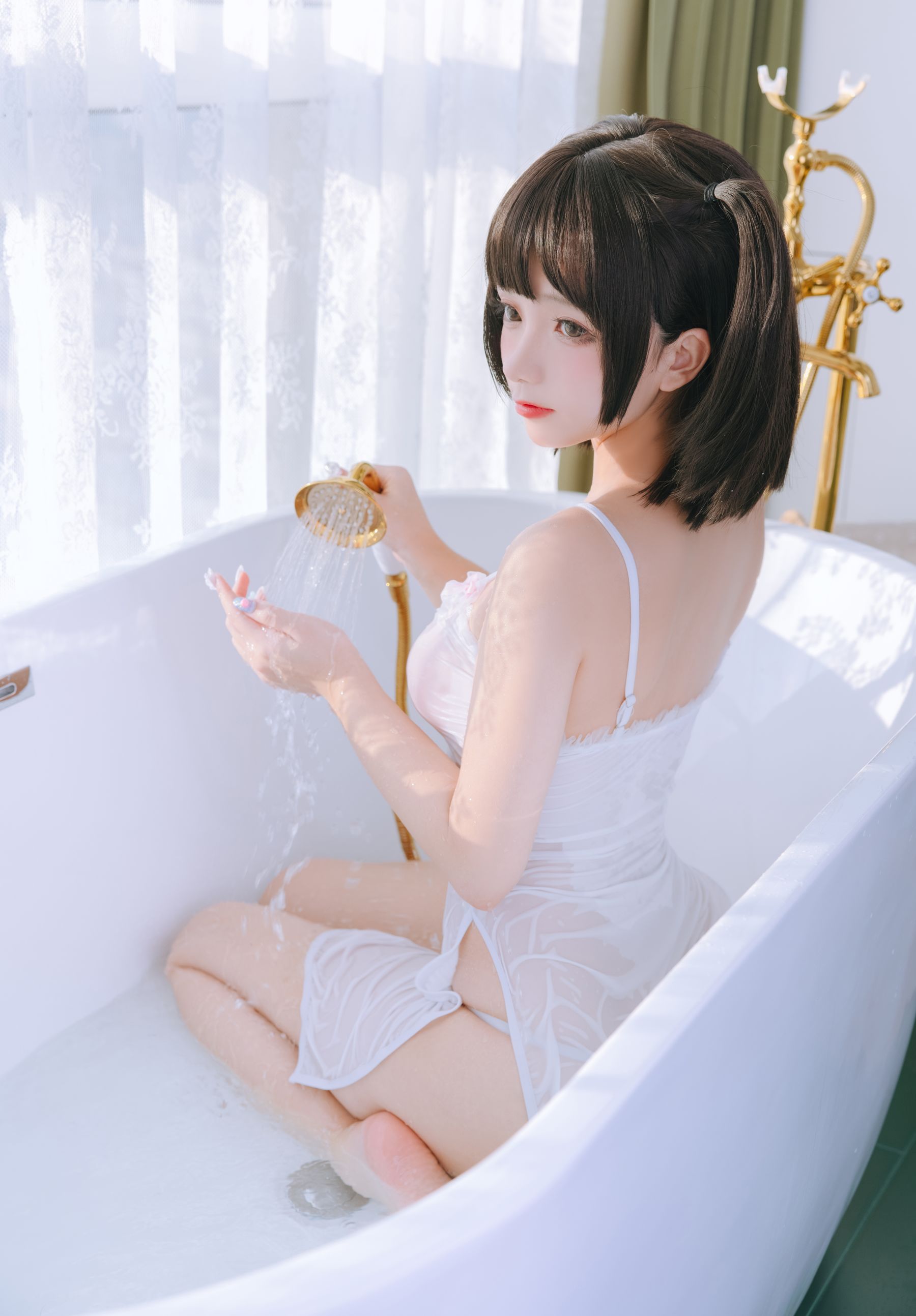 [福利COS] Cosplay日奈娇 - 湿身小白裙