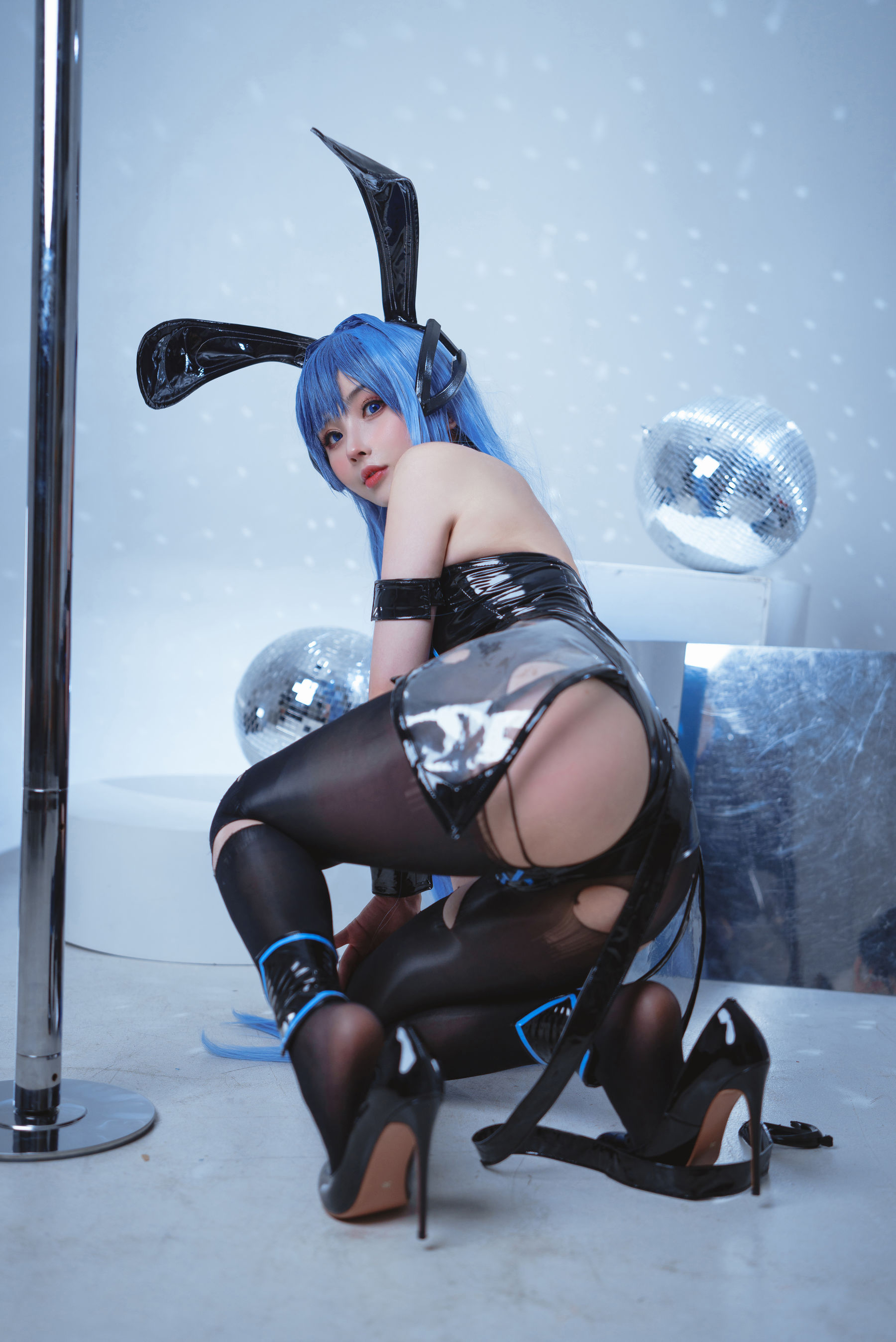 [福利COS] COS福利rioko凉凉子 - 花园兔女郎