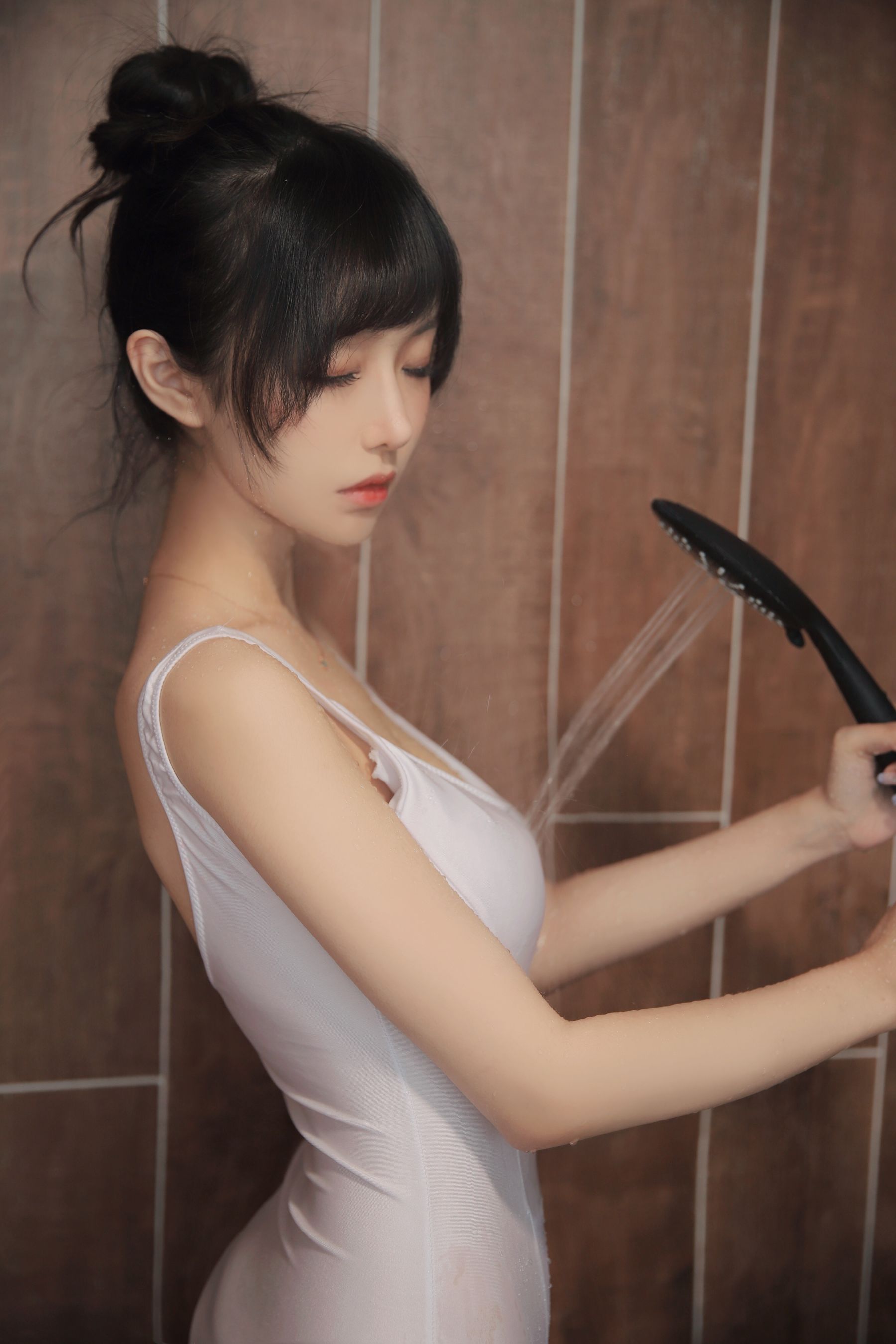 [福利COS] Shika小鹿鹿 - 半透浴室