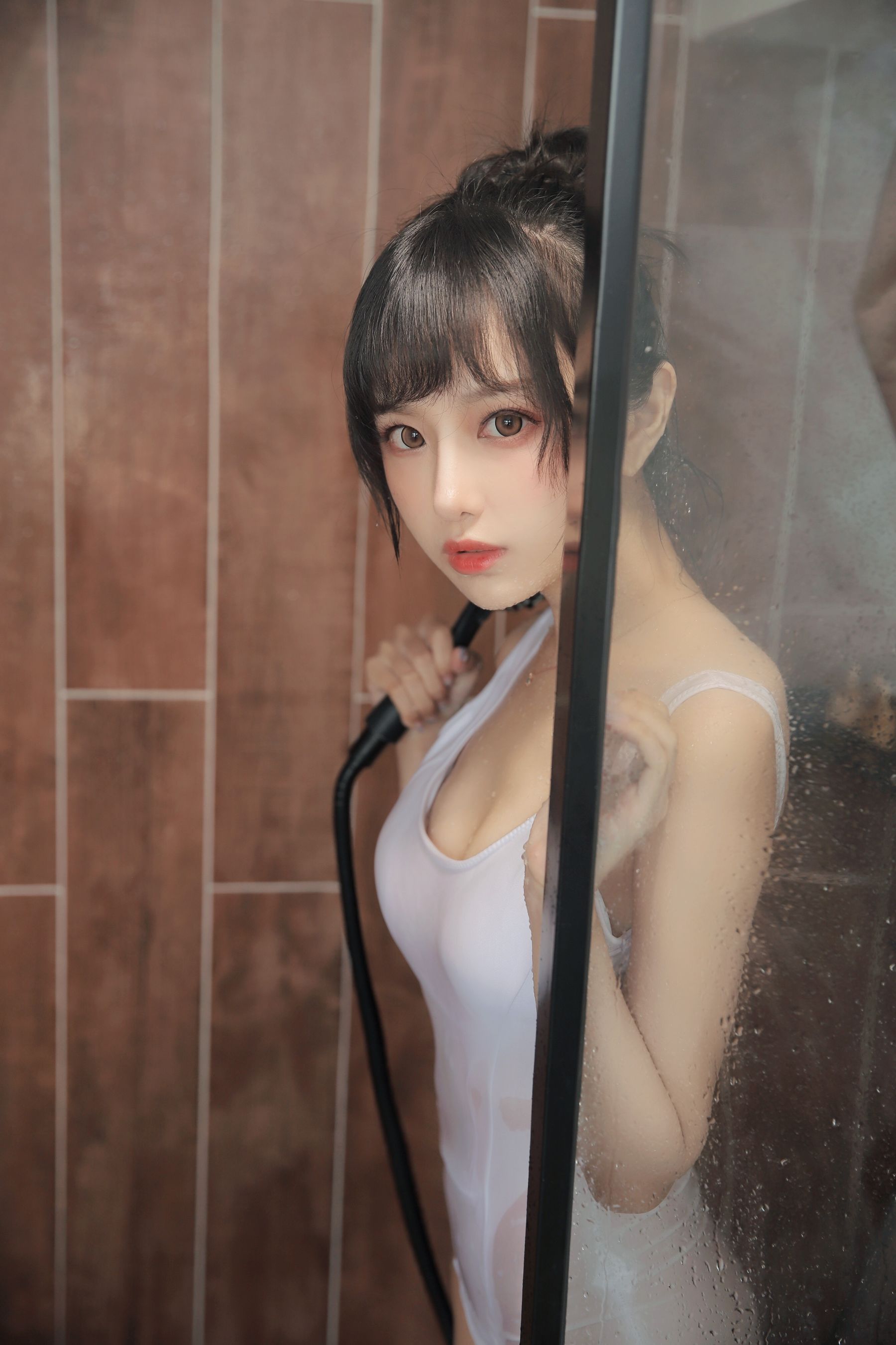 [福利COS] Shika小鹿鹿 - 半透浴室