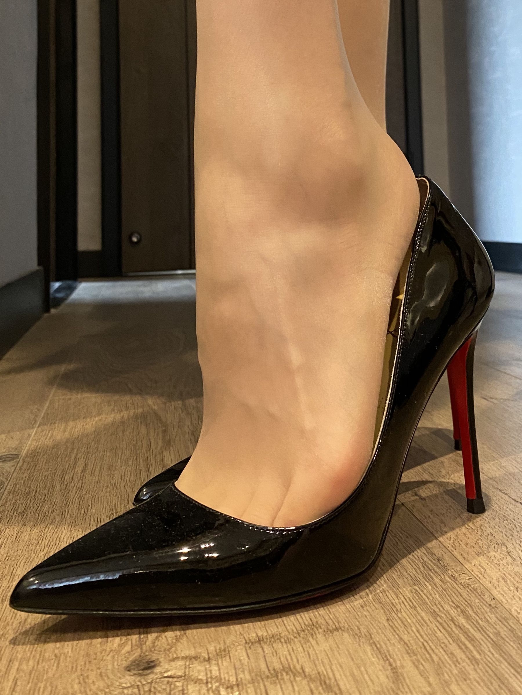 [福利COS] 丝足博主麋鹿_Monroe 2020.09.07 丝足美甲