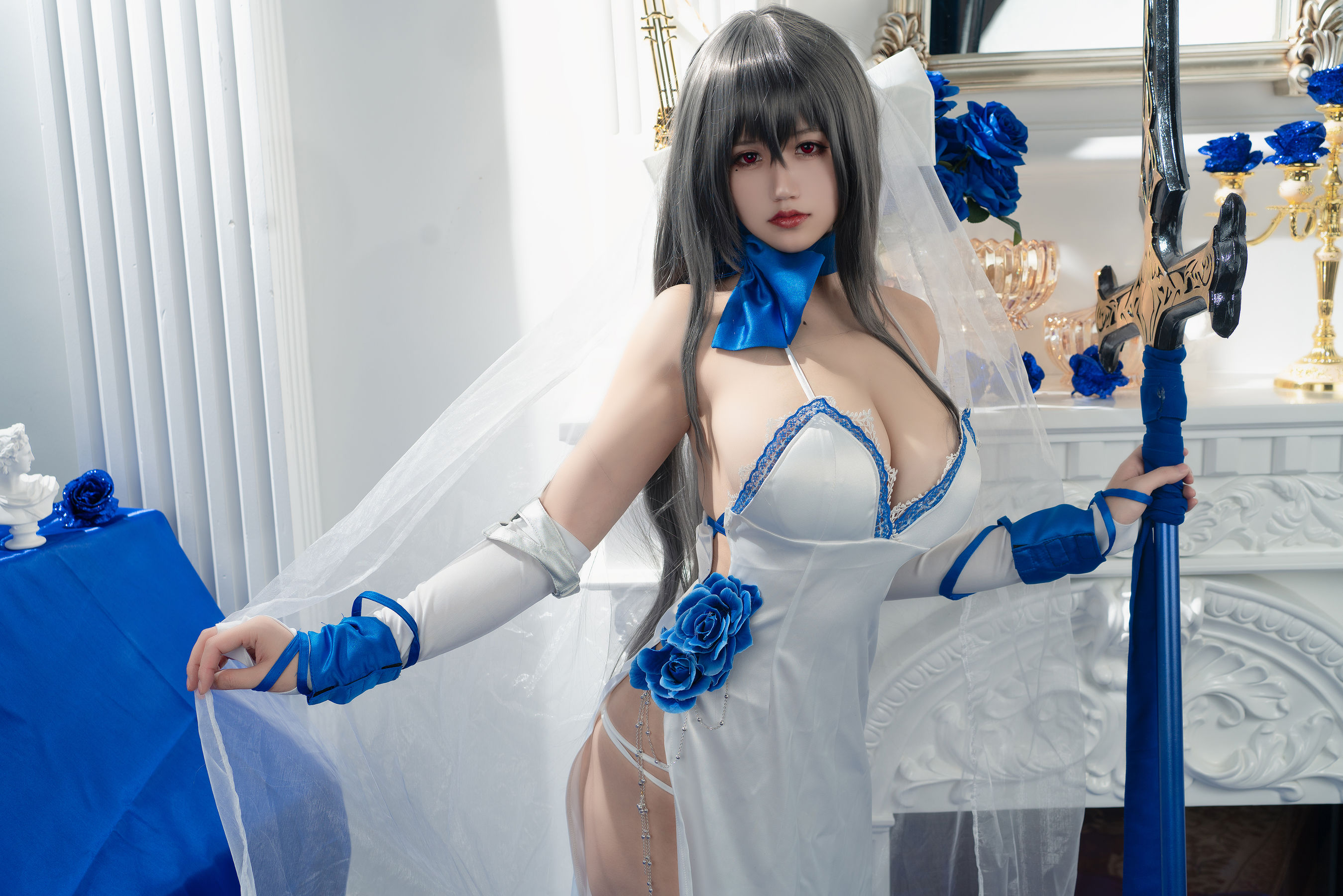 [福利COS] 动漫博主小仓千代w - 路易九世礼服