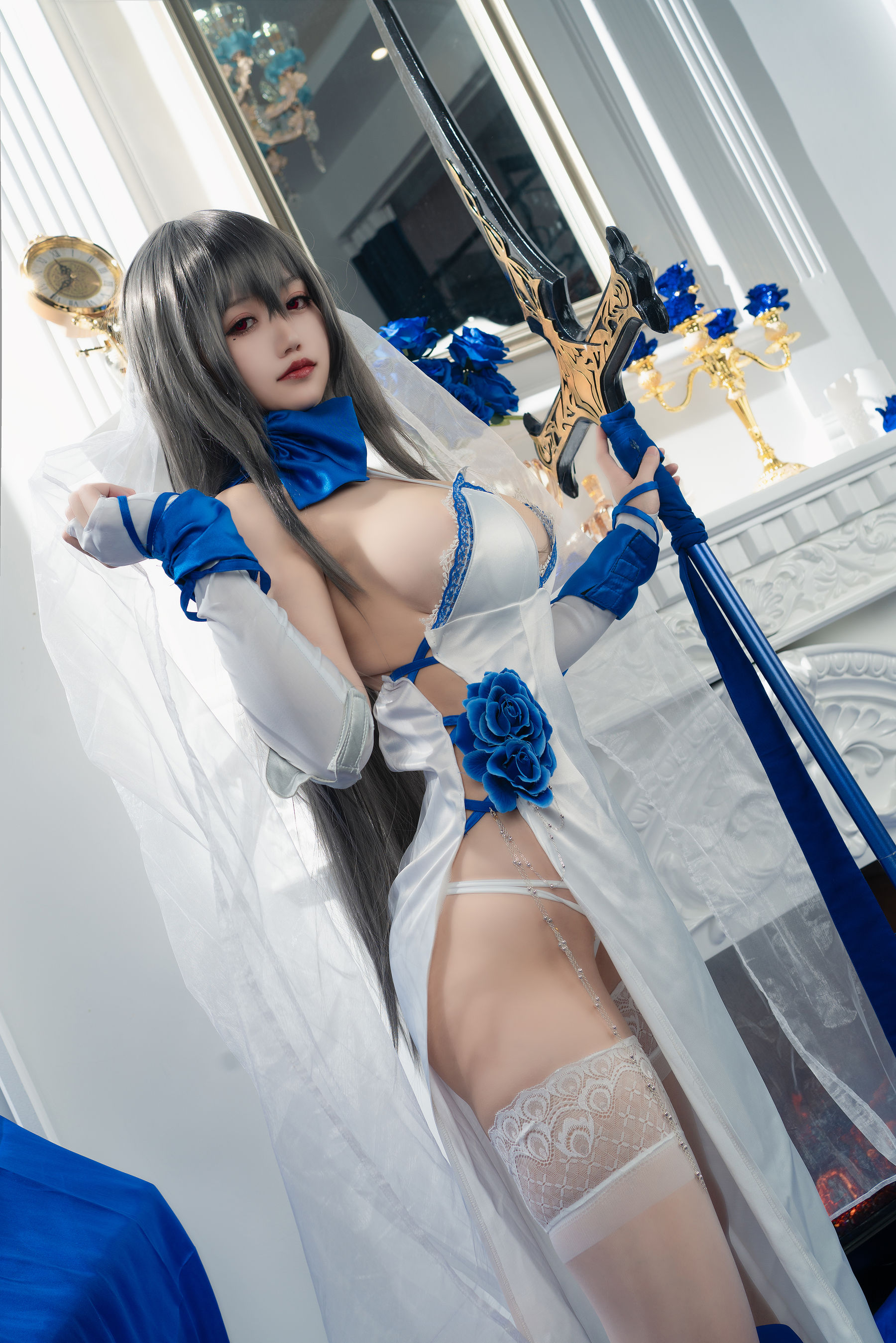[福利COS] 动漫博主小仓千代w - 路易九世礼服