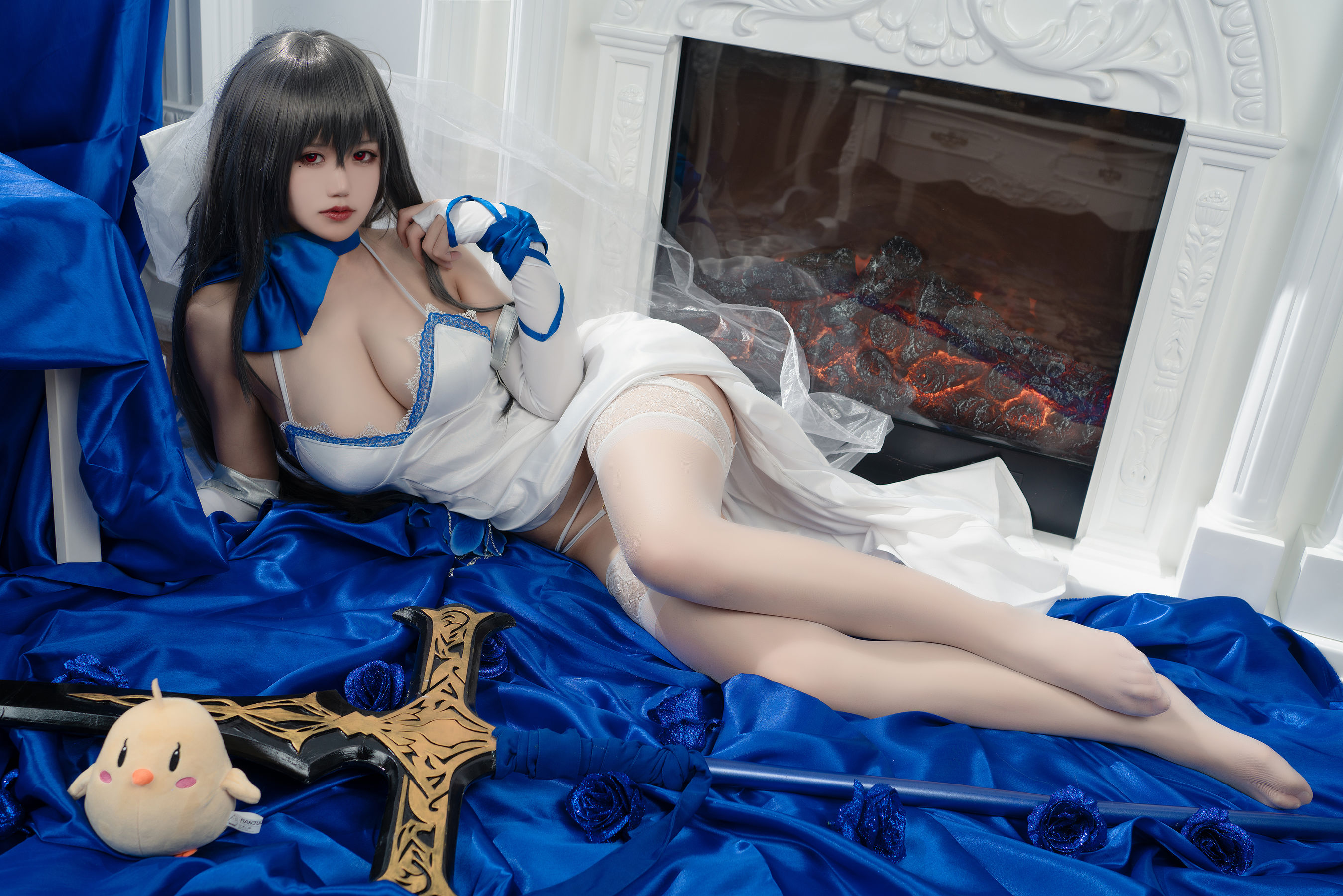 [福利COS] 动漫博主小仓千代w - 路易九世礼服