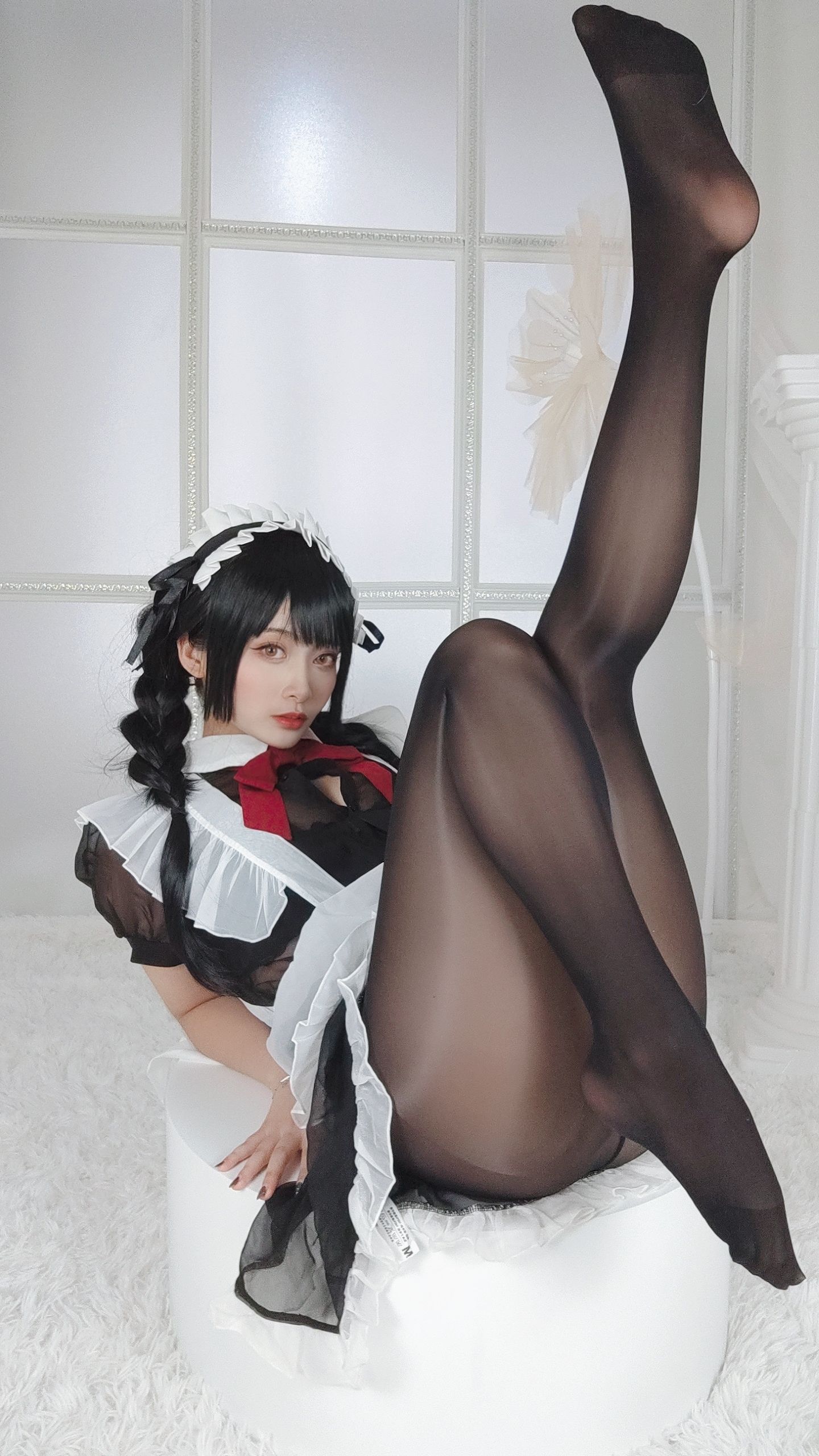 [福利COS] 动漫博主洛璃LoLiSAMA - 黑丝女仆
